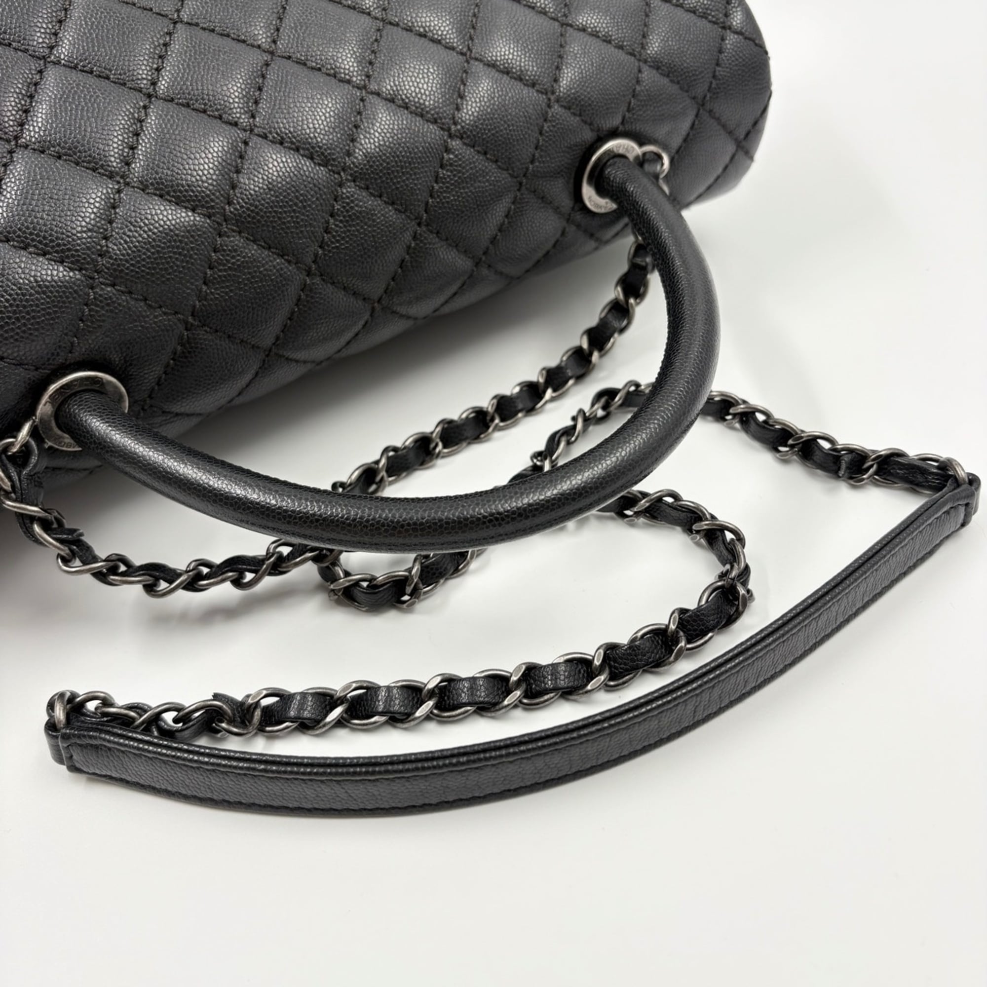 Chanel Matelasse Black Handbag (Pre-Owned)