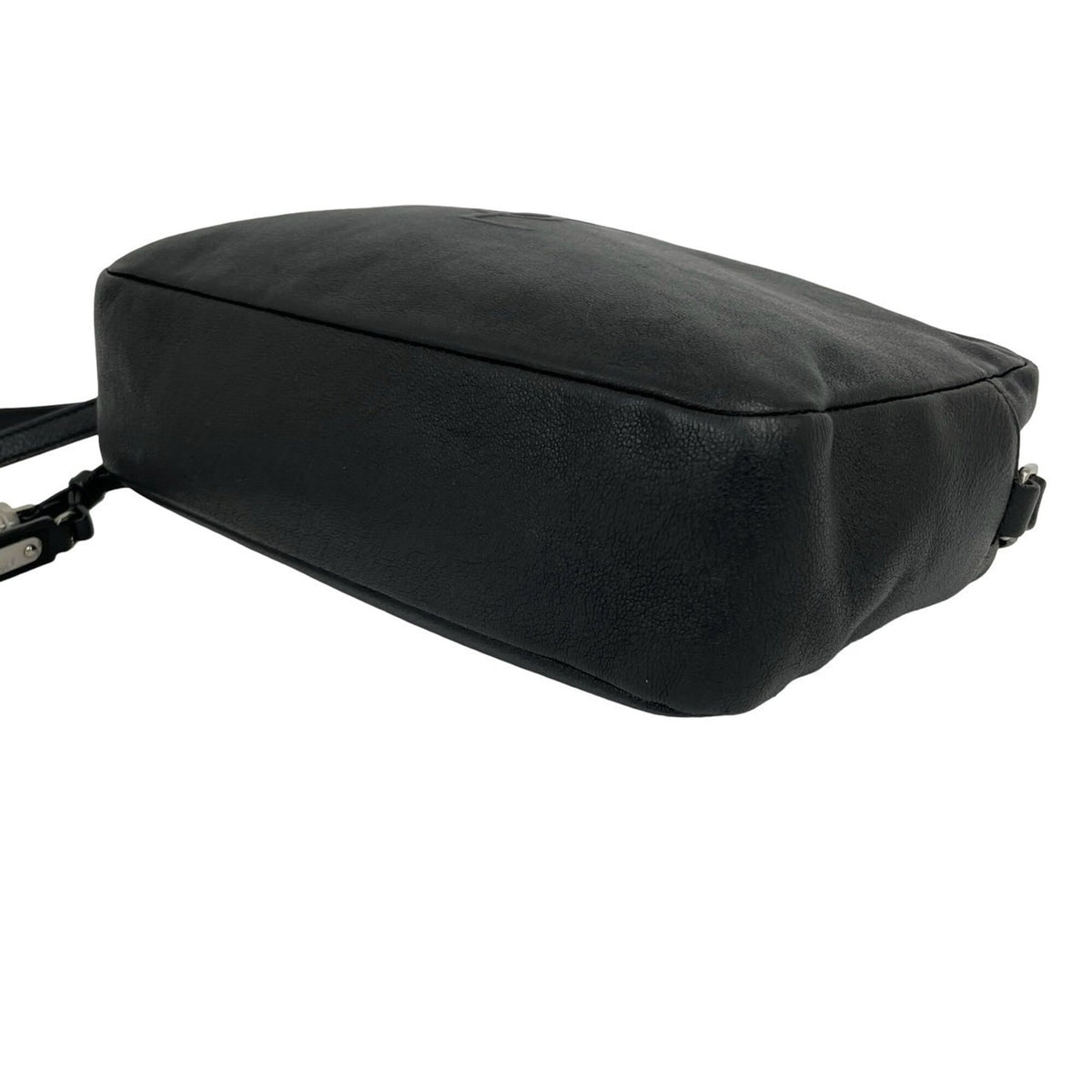 Saint Laurent Black Leather Pochette Shoulder Bag (Pre-Owned)
