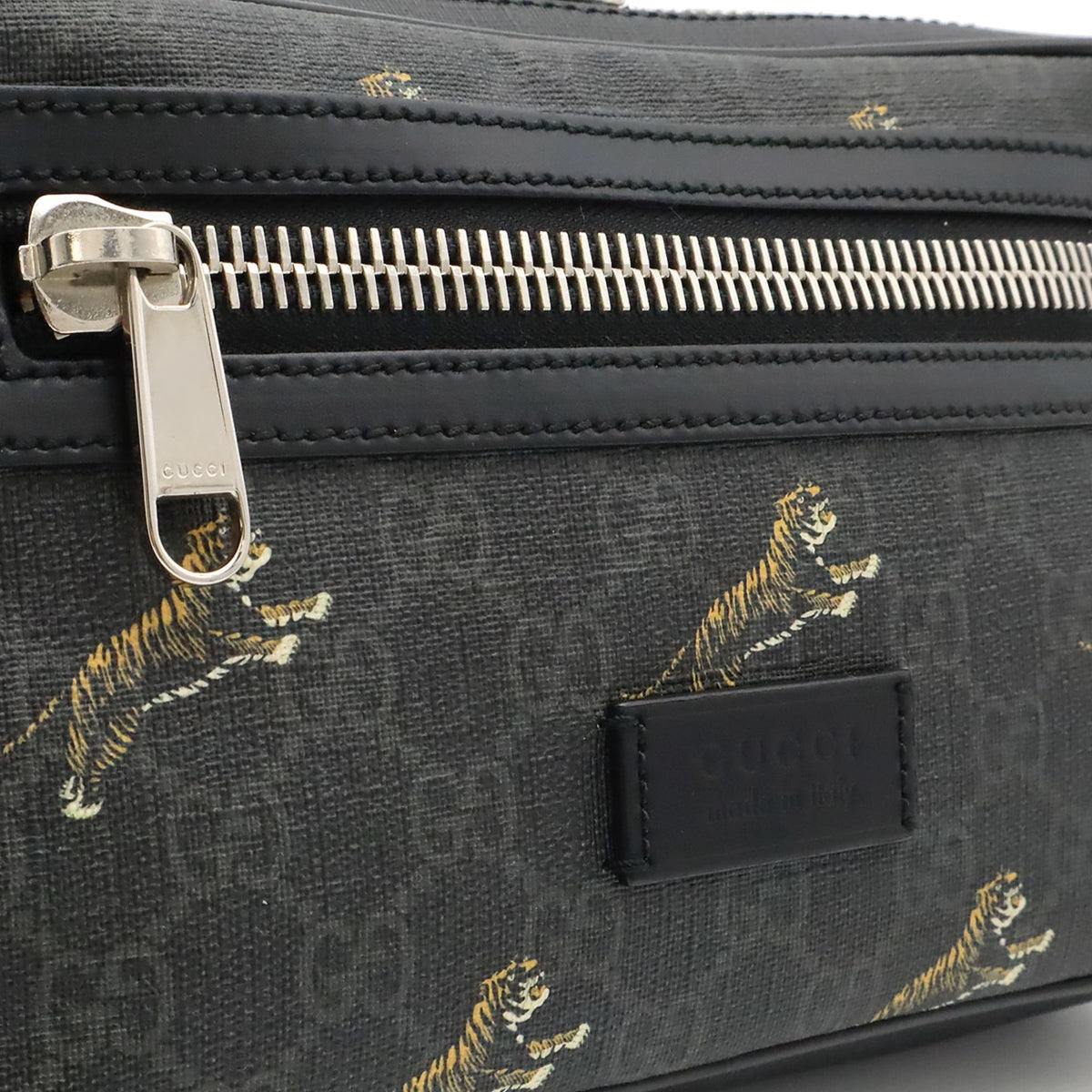 Gucci Black Dark Gray Gg Supreme Sling Bag (Pre-Owned)