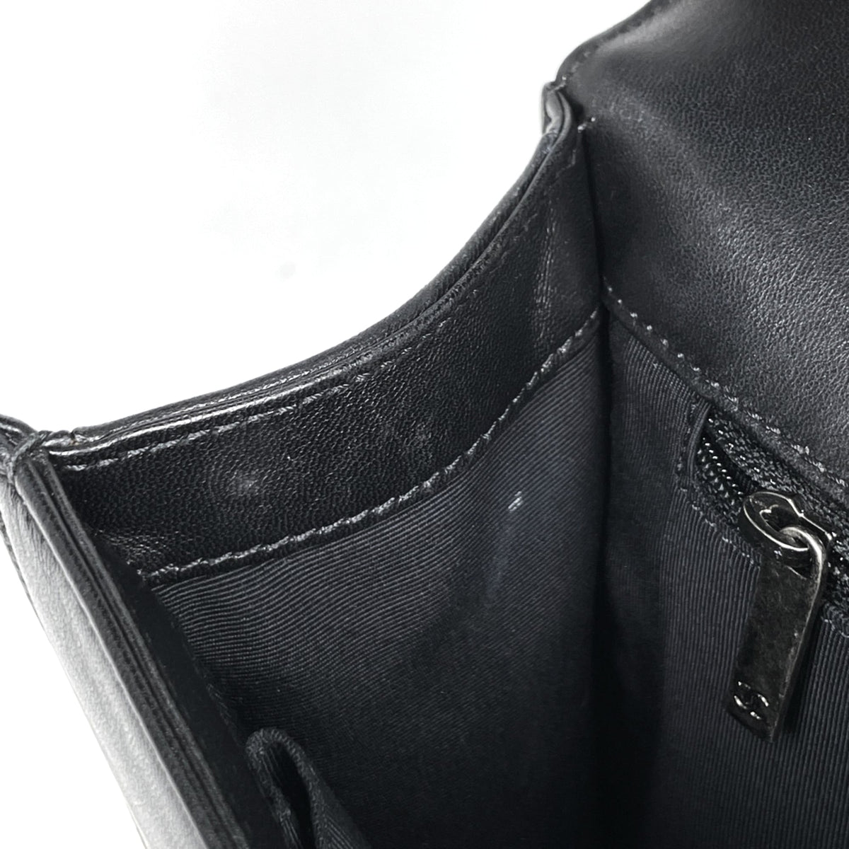 Chanel Black Leather Shoulder Bag (Pre-Owned)