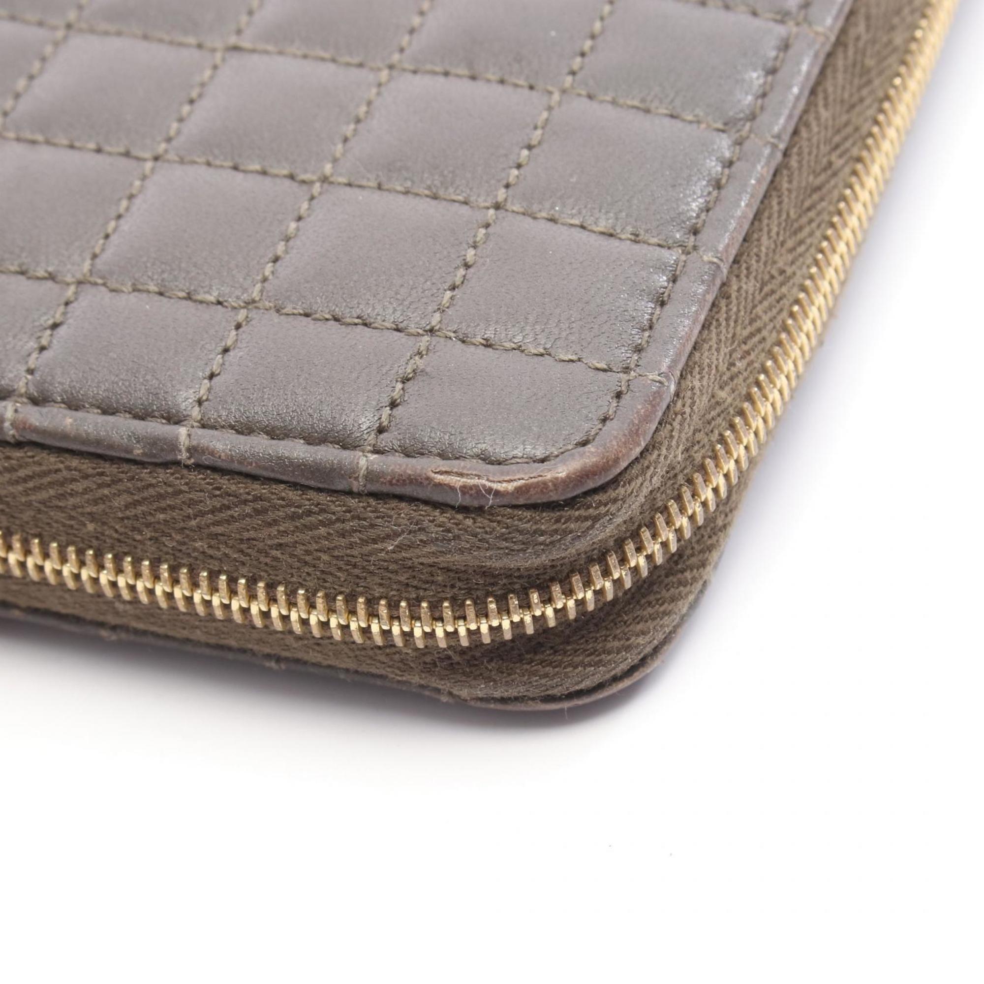 Celine Khaki Leather Long Wallet (Bi-Fold) (Pre-Owned)
