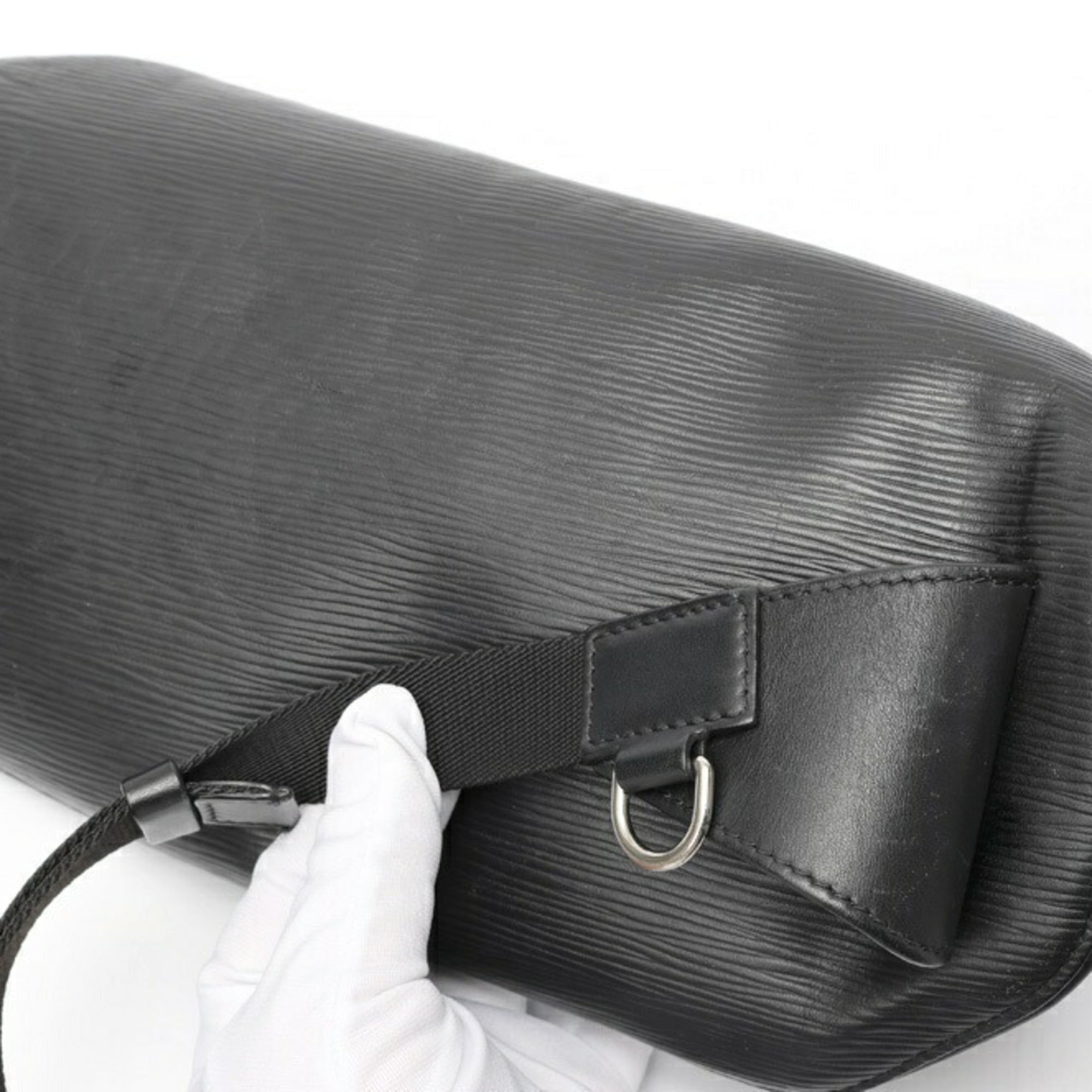 Louis Vuitton Epi Black Noir Epi Leather Sling Bag (Pre-Owned)