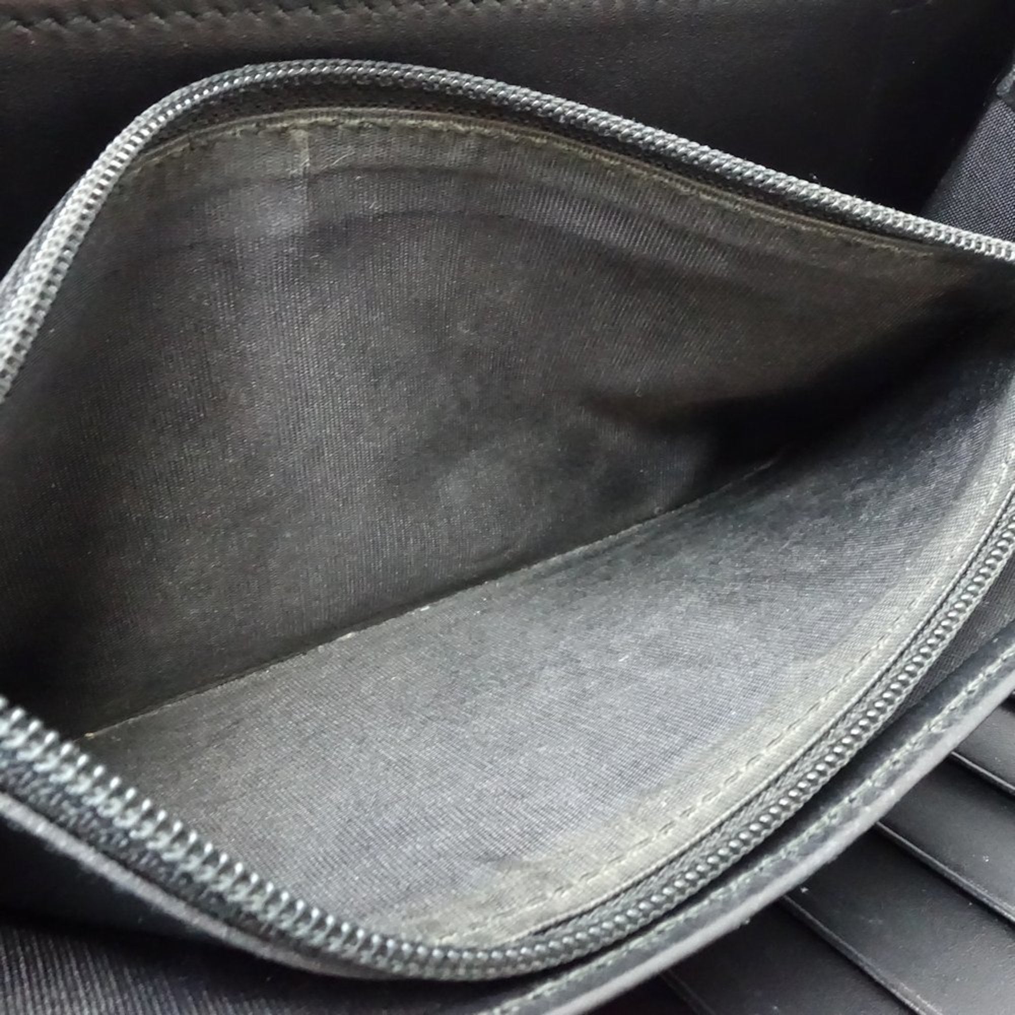 Gucci Black Leather Long Wallet (Bi-Fold) (Pre-Owned)
