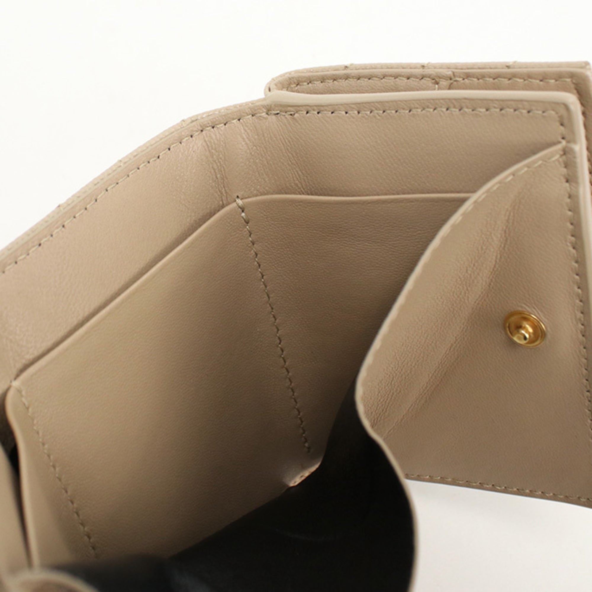 Saint Laurent Beige Leather Wallet (Tri-Fold) (Pre-Owned)