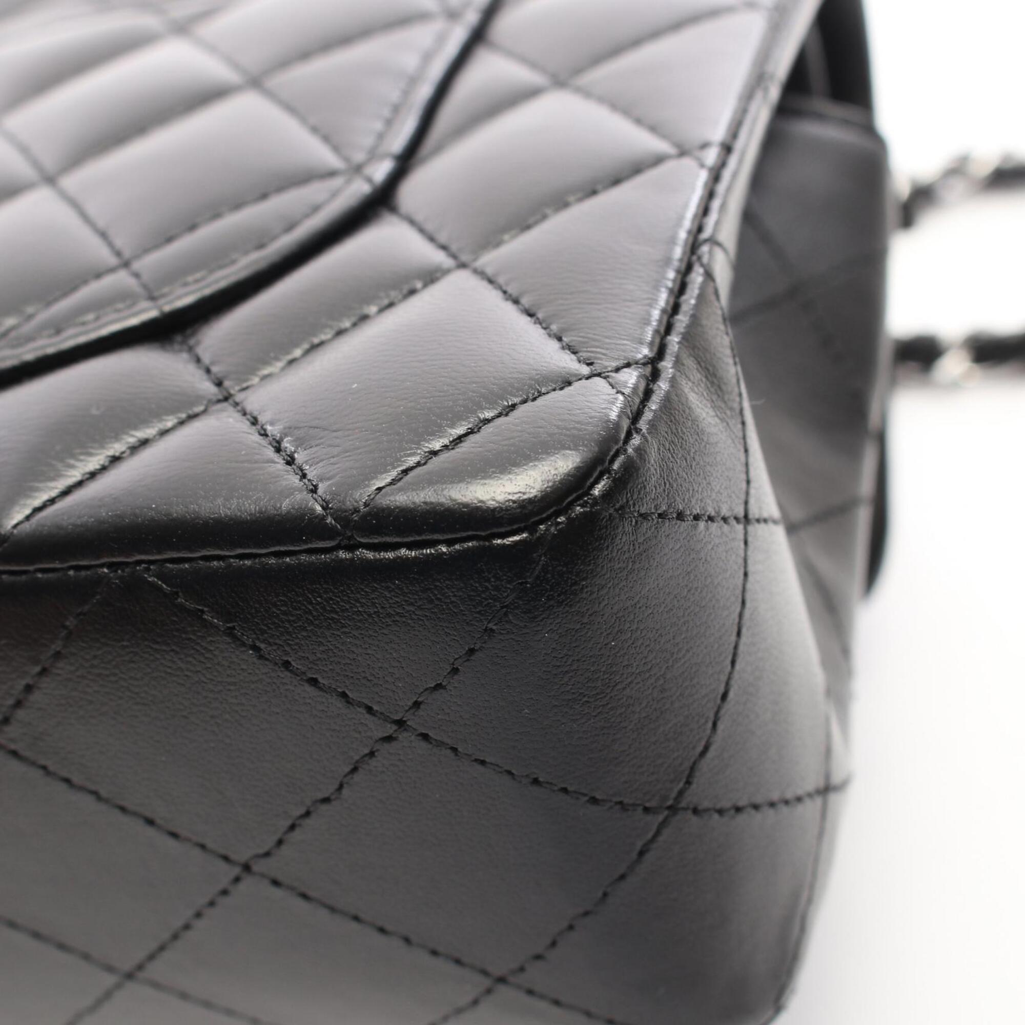 Chanel Black Leather Handbag Shoulder Bag (Pre-Owned)