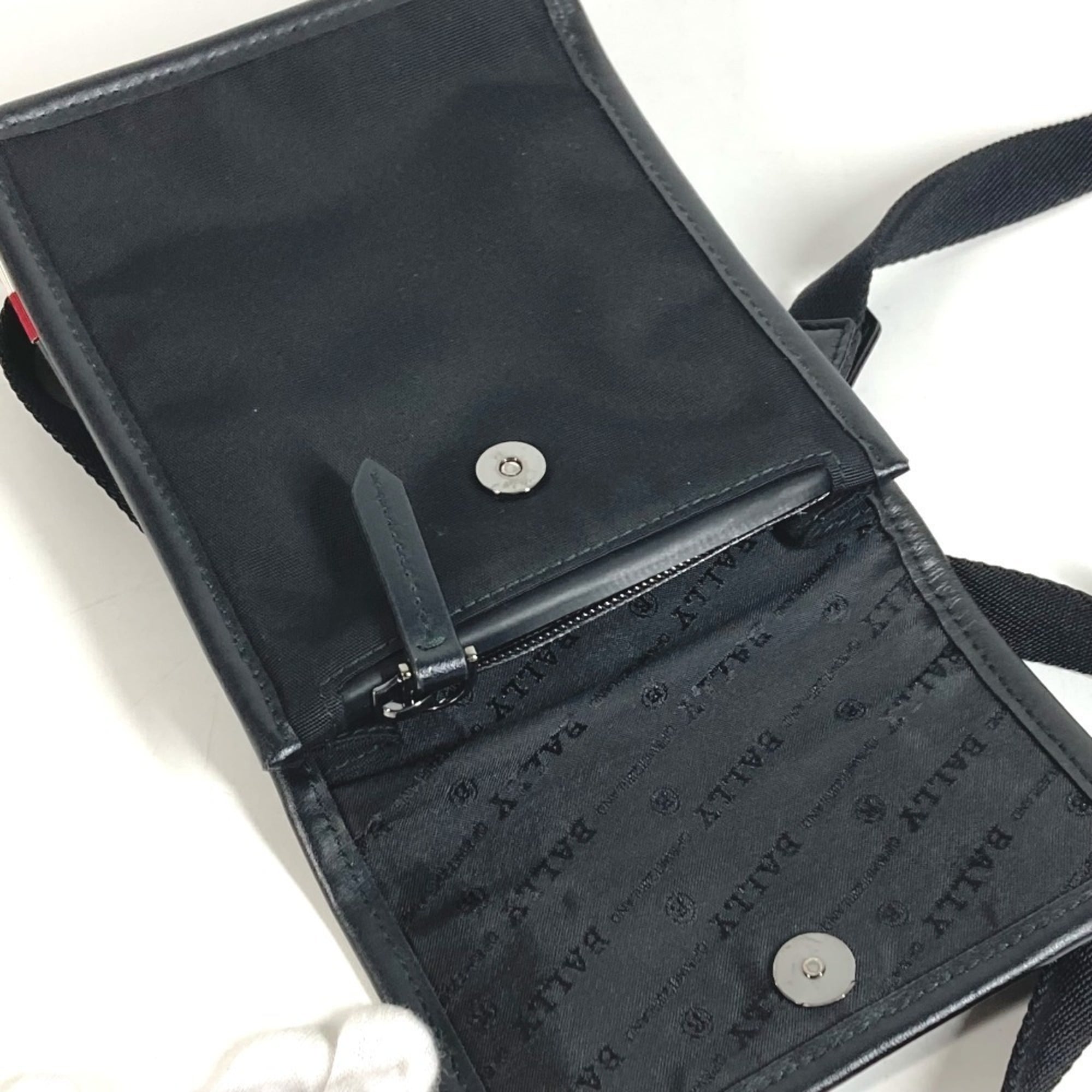 Bally Black Nylon Canvas Shoulder Bag (Pre-Owned)