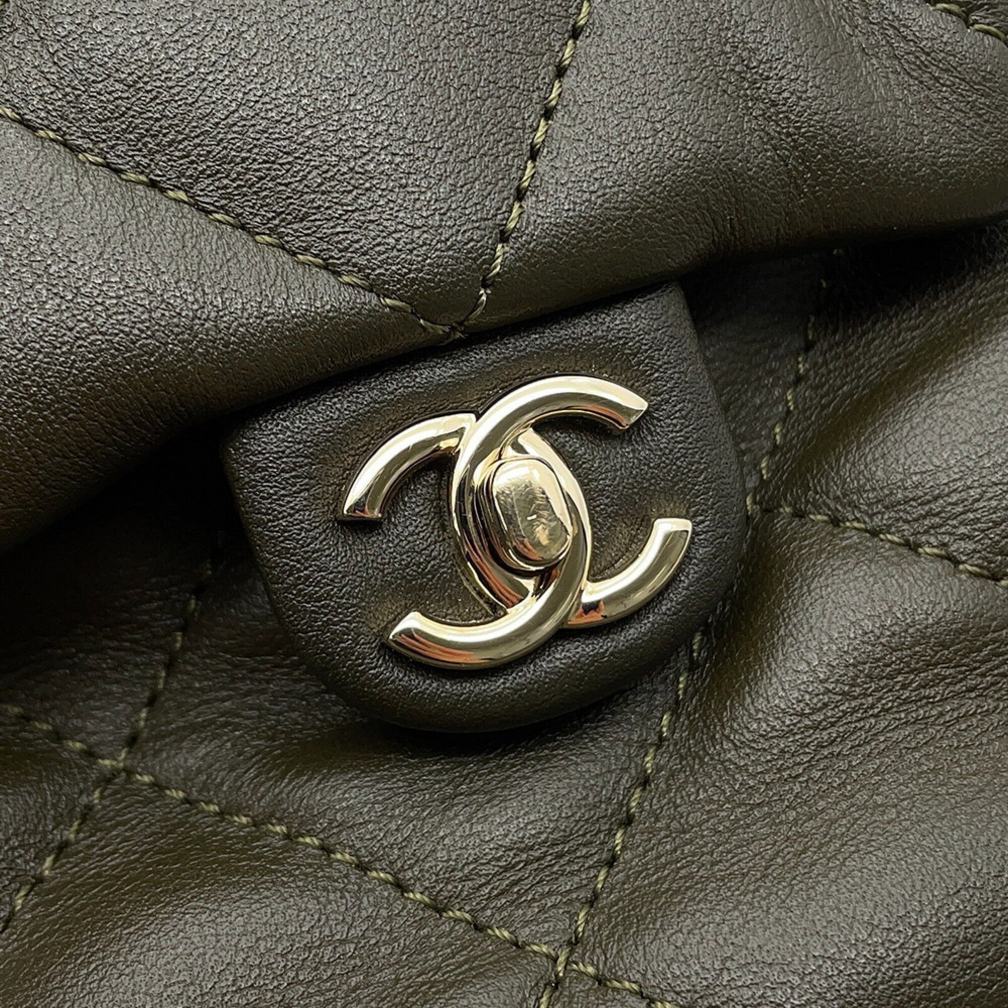 Chanel Matelasse Khaki Leather Handbag (Pre-Owned)