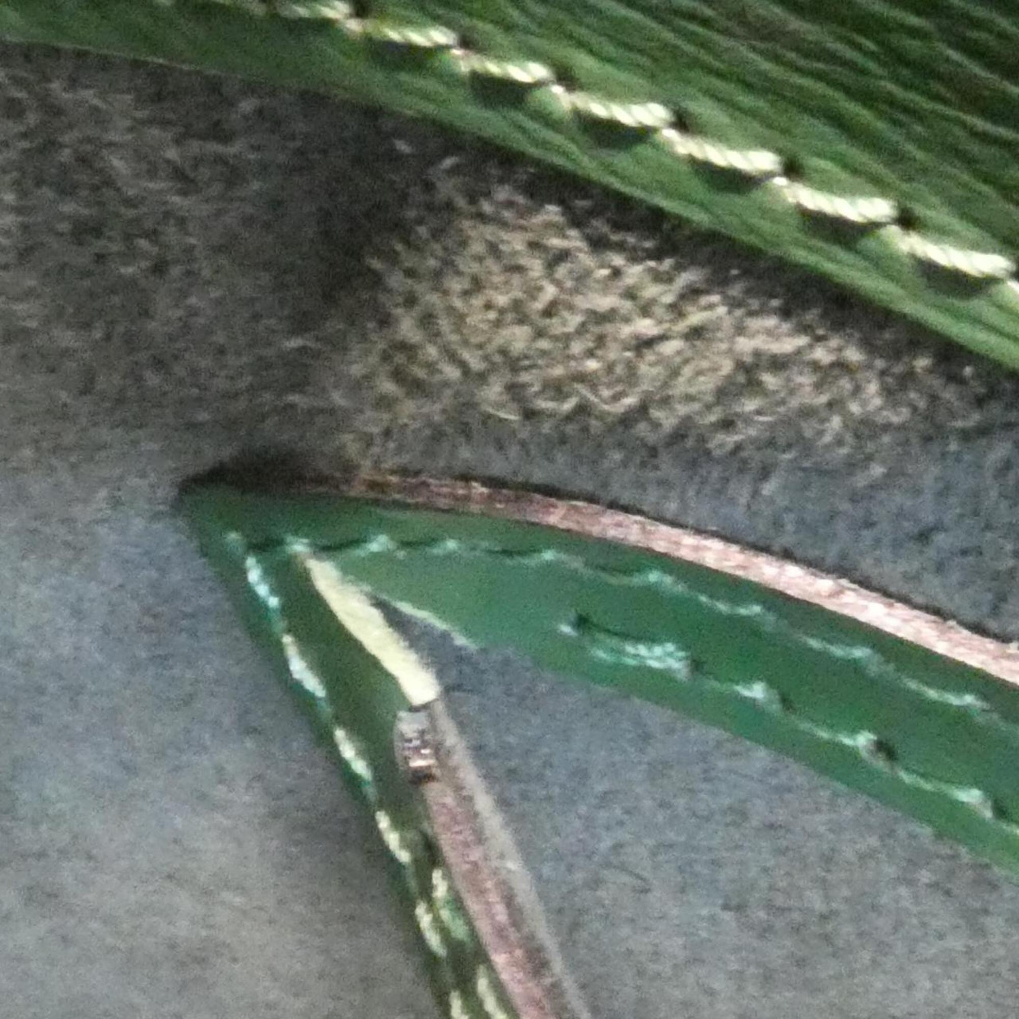 Louis Vuitton Green Leather Shoulder Bag (Pre-Owned)