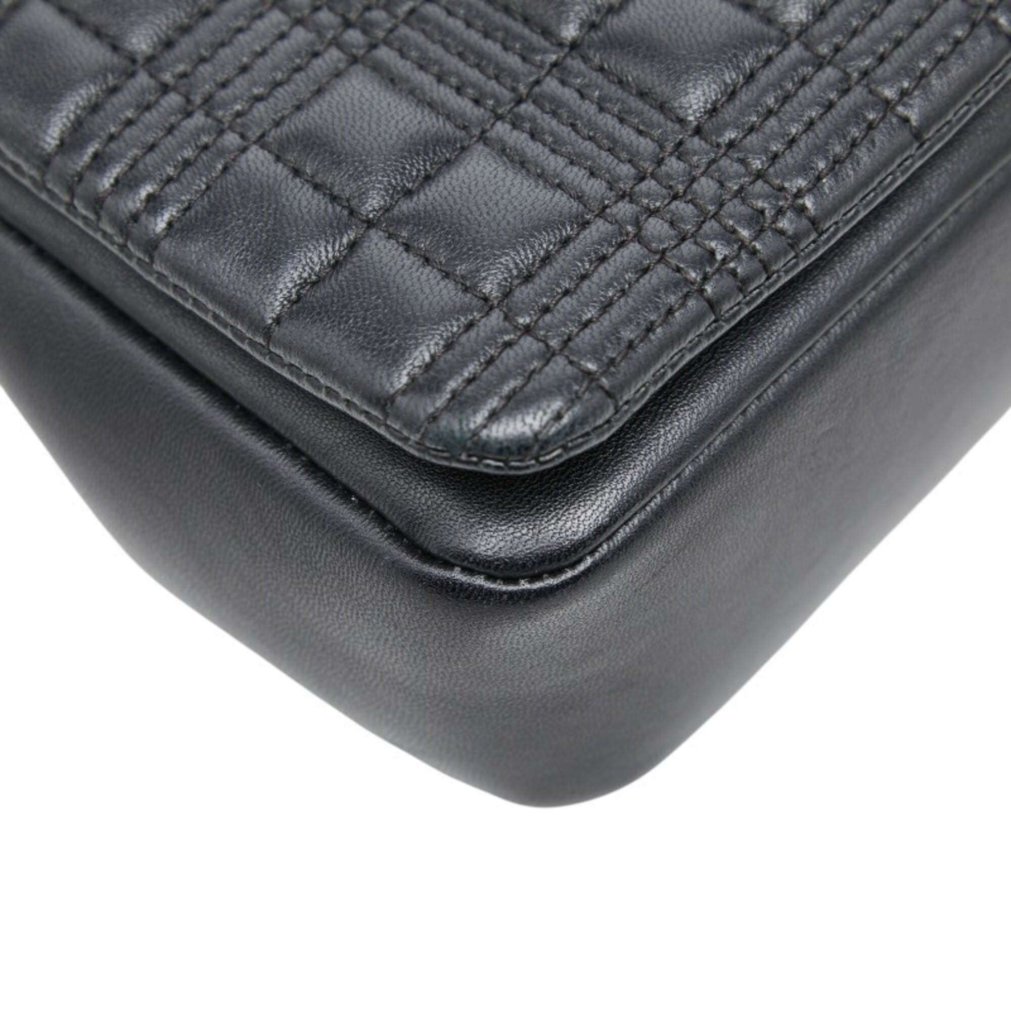 Burberry Black Leather Shoulder Bag (Pre-Owned)