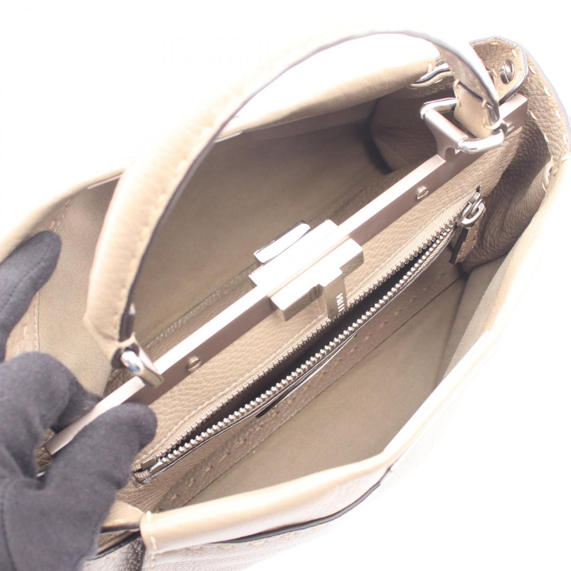 Fendi Beige Leather Handbag (Pre-Owned)