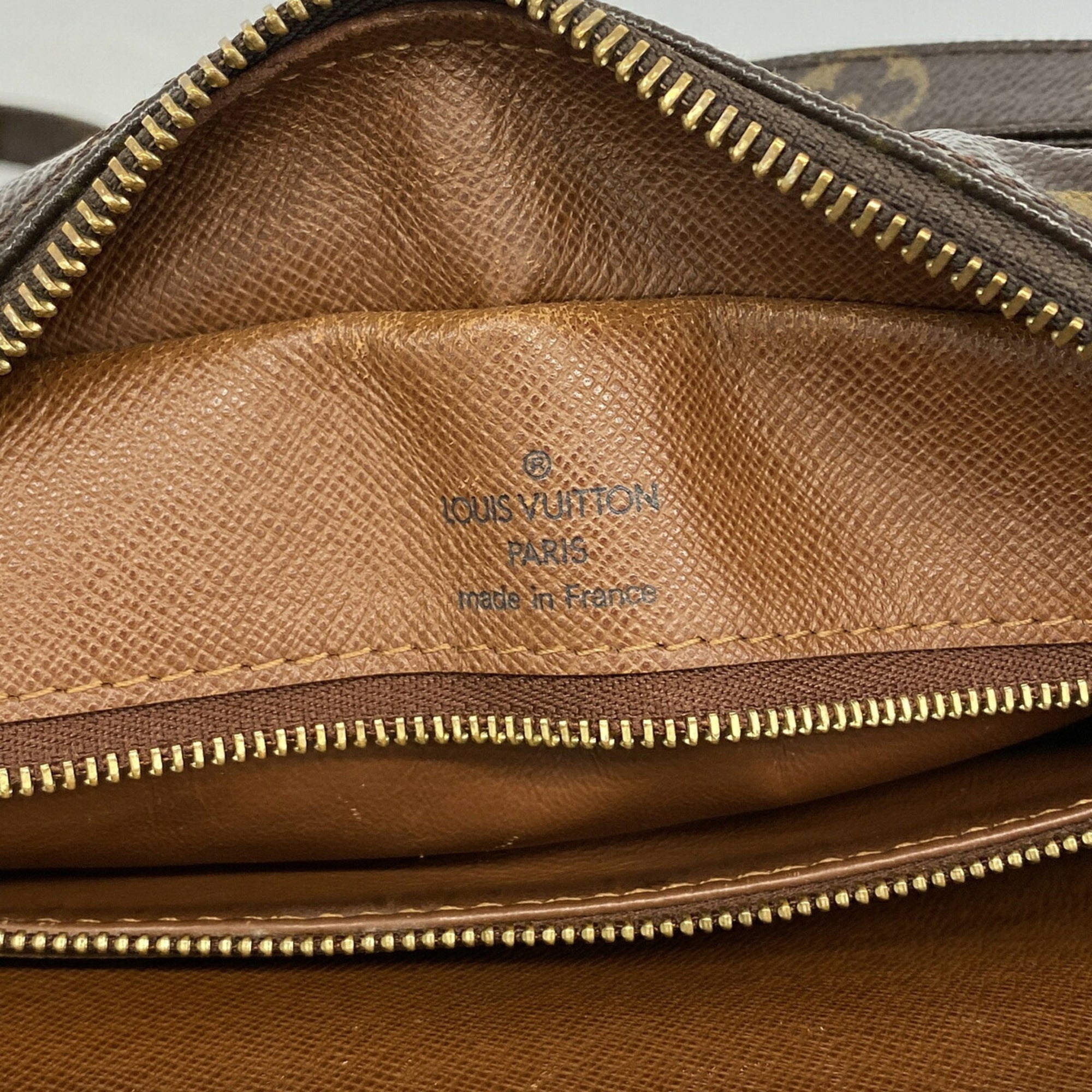 Louis Vuitton Brown Shoulder Bag (Pre-Owned)