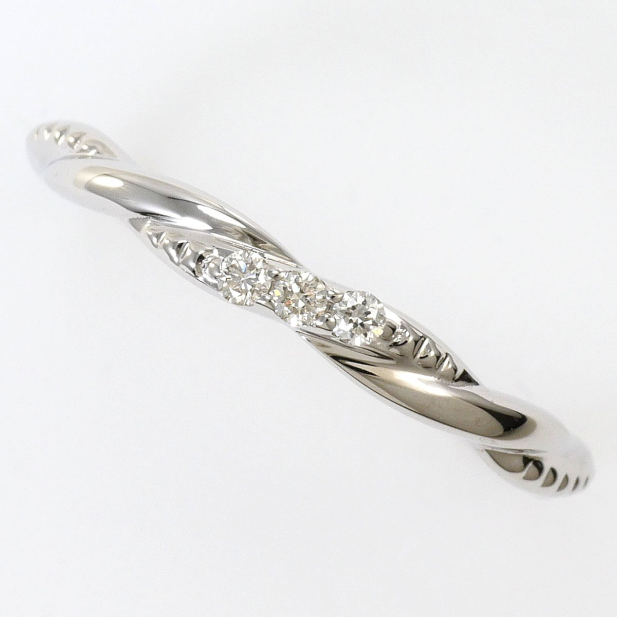 Unbranded White Gold White Gold (10K) Band Ring (Pre-Owned)
