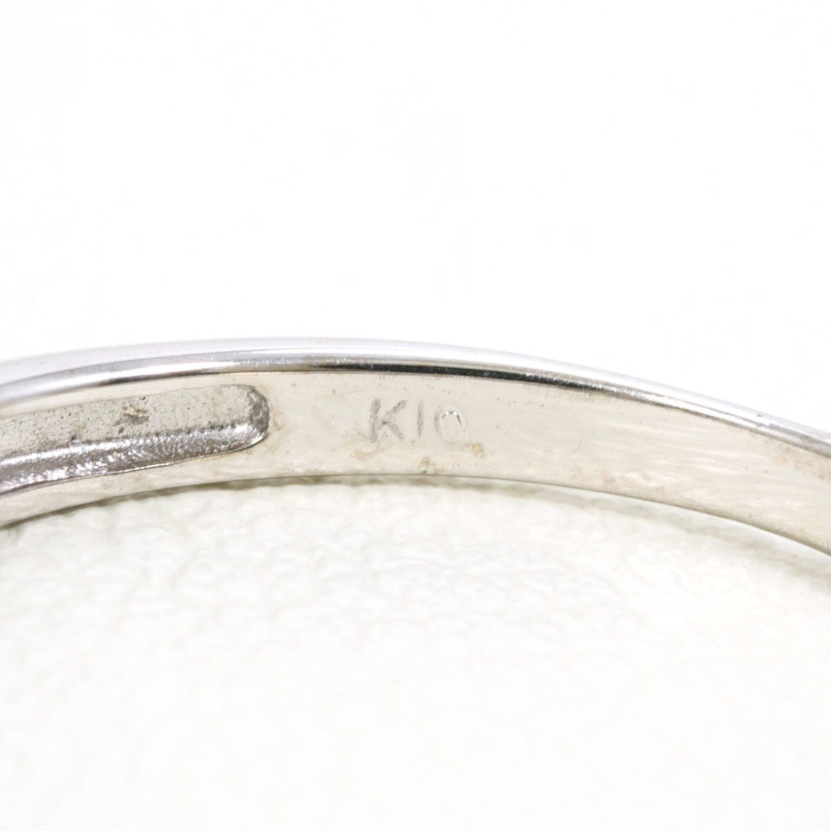 Unbranded White Gold White Gold (10K) Band Ring (Pre-Owned)