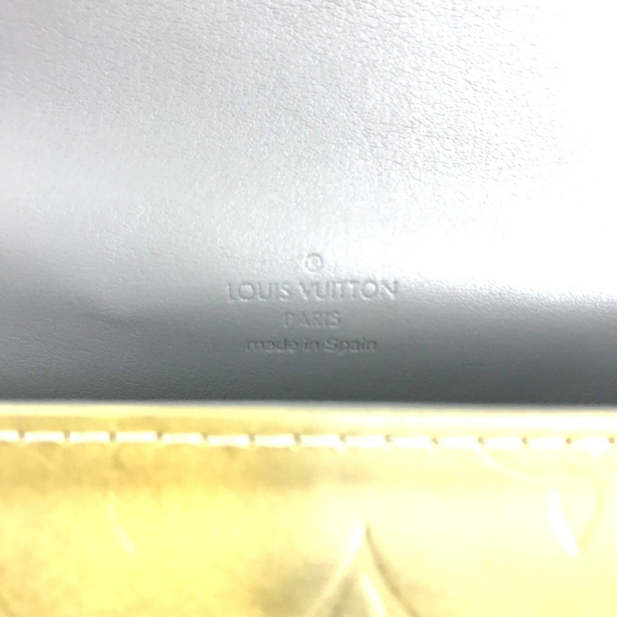 Louis Vuitton Gris Silver Monogram Vernis Shoulder Bag (Pre-Owned)