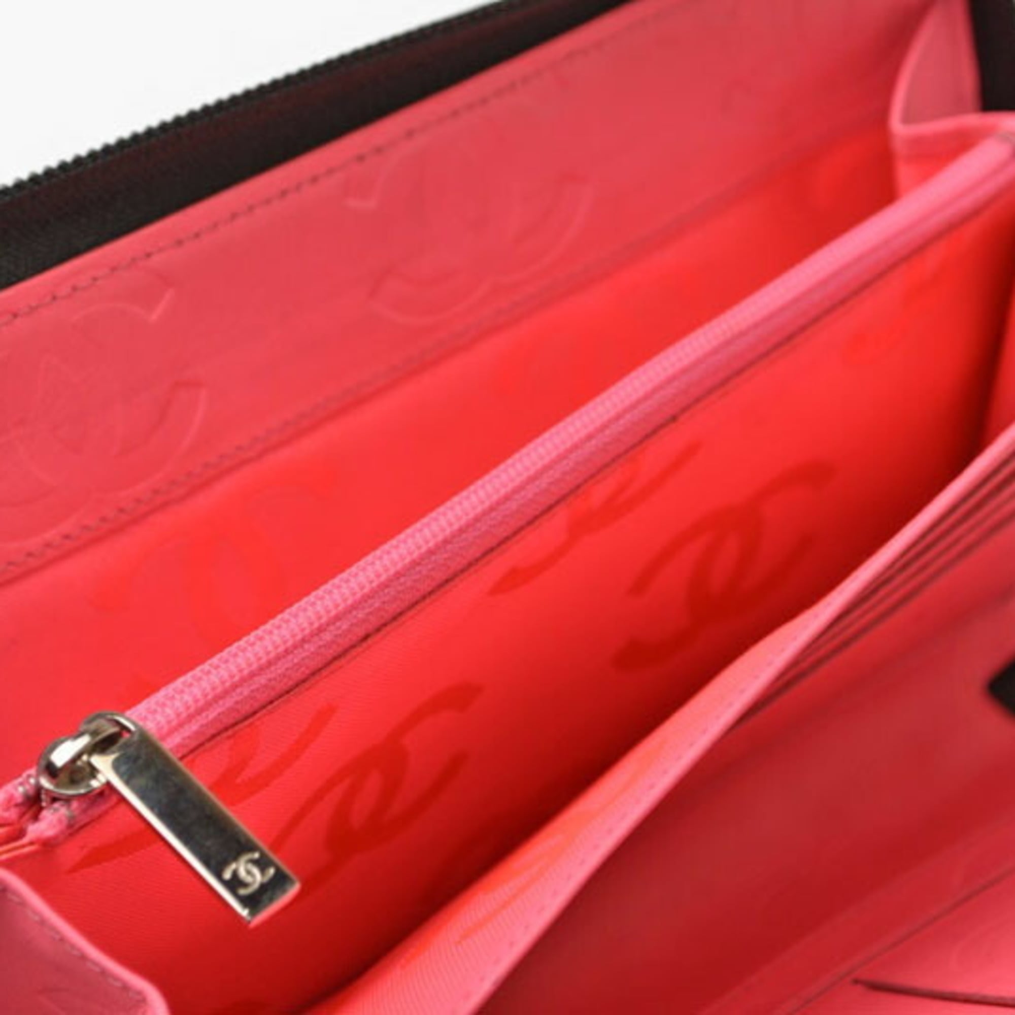 Chanel Black Leather Long Wallet (Bi-Fold) (Pre-Owned)