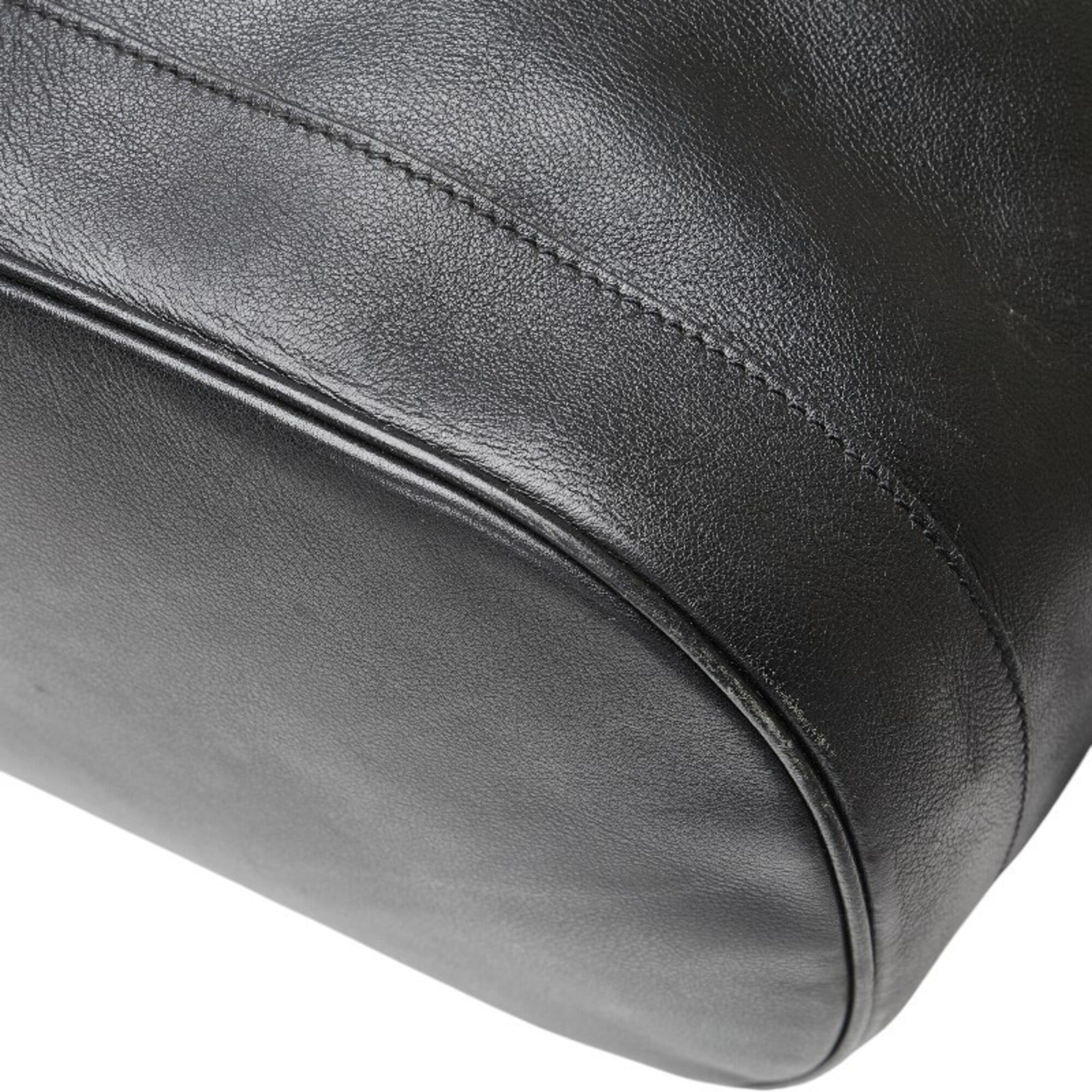 Gucci Black Leather Shoulder Bag Sling Bag (Pre-Owned)