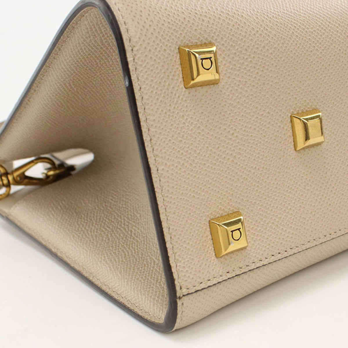 Salvatore Ferragamo Beige Leather Handbag (Pre-Owned)