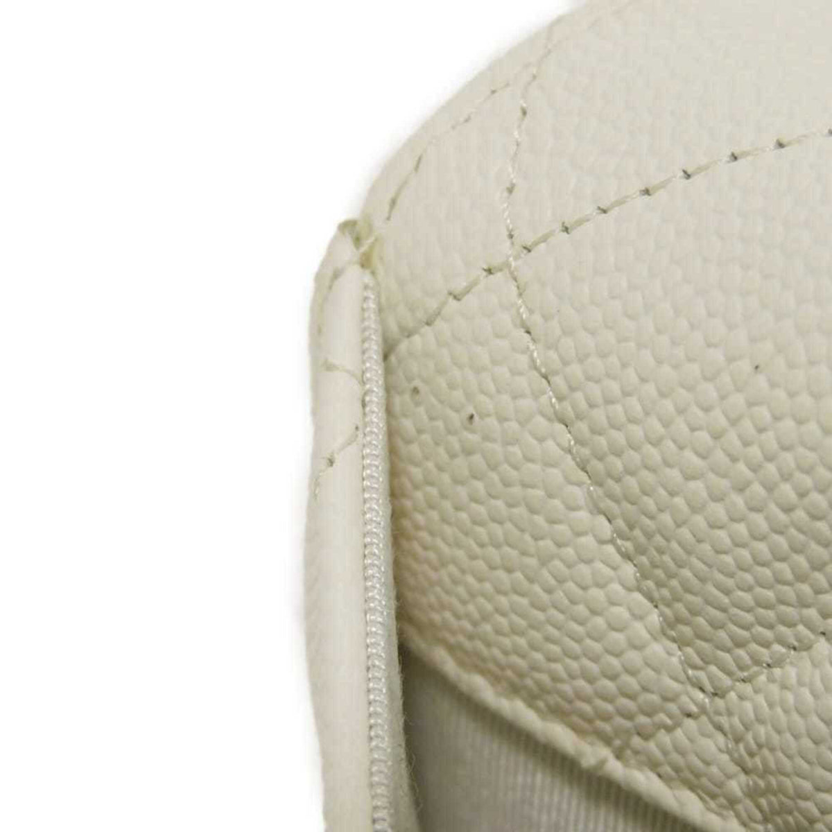 Chanel White Leather Wallet (Tri-Fold) (Pre-Owned)