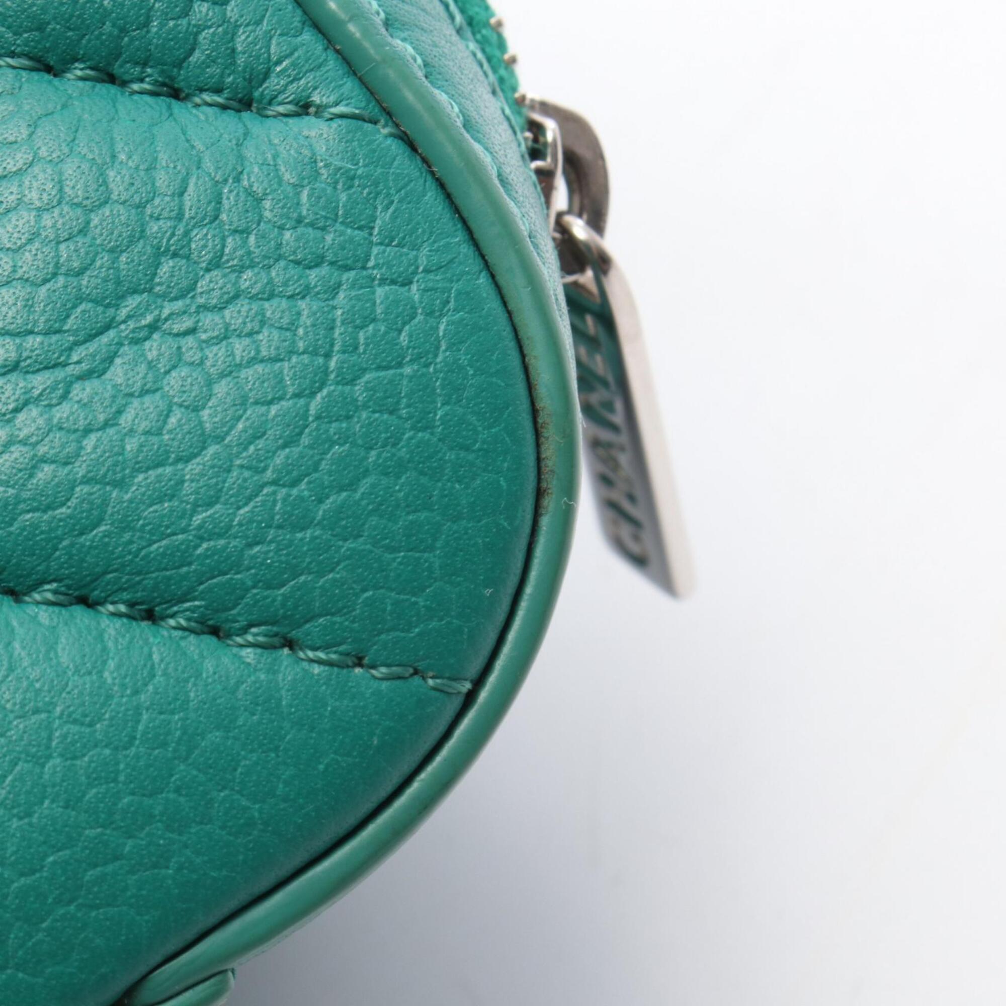 Chanel Green Grained Calfskin Handbag Shoulder Bag (Pre-Owned)