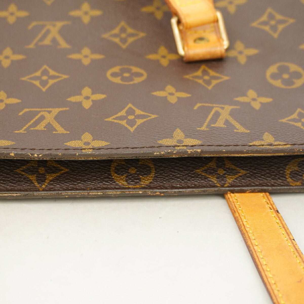 Louis Vuitton Brown Shoulder Bag (Pre-Owned)