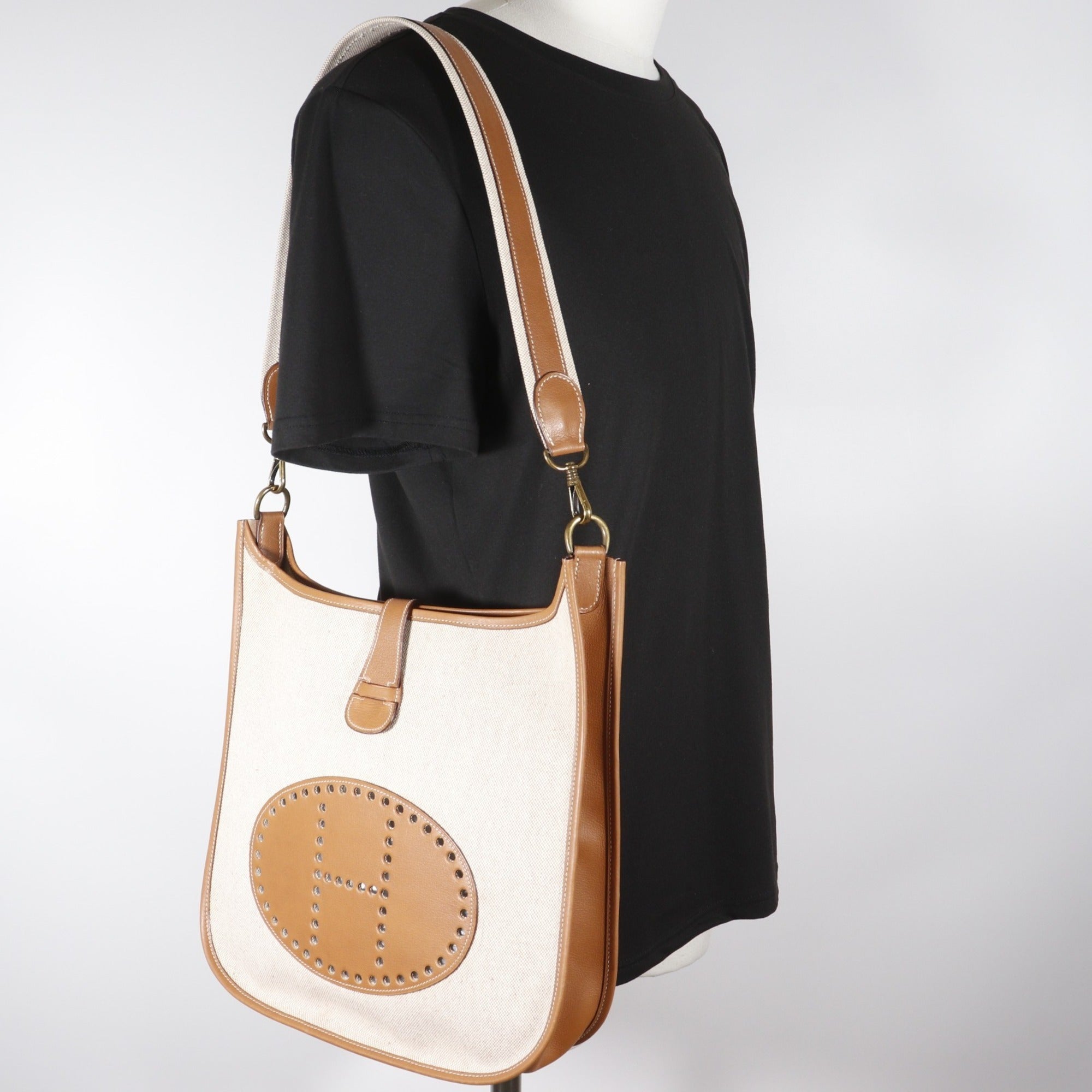 Hermes Beige Toile H Shoulder Bag (Pre-Owned)