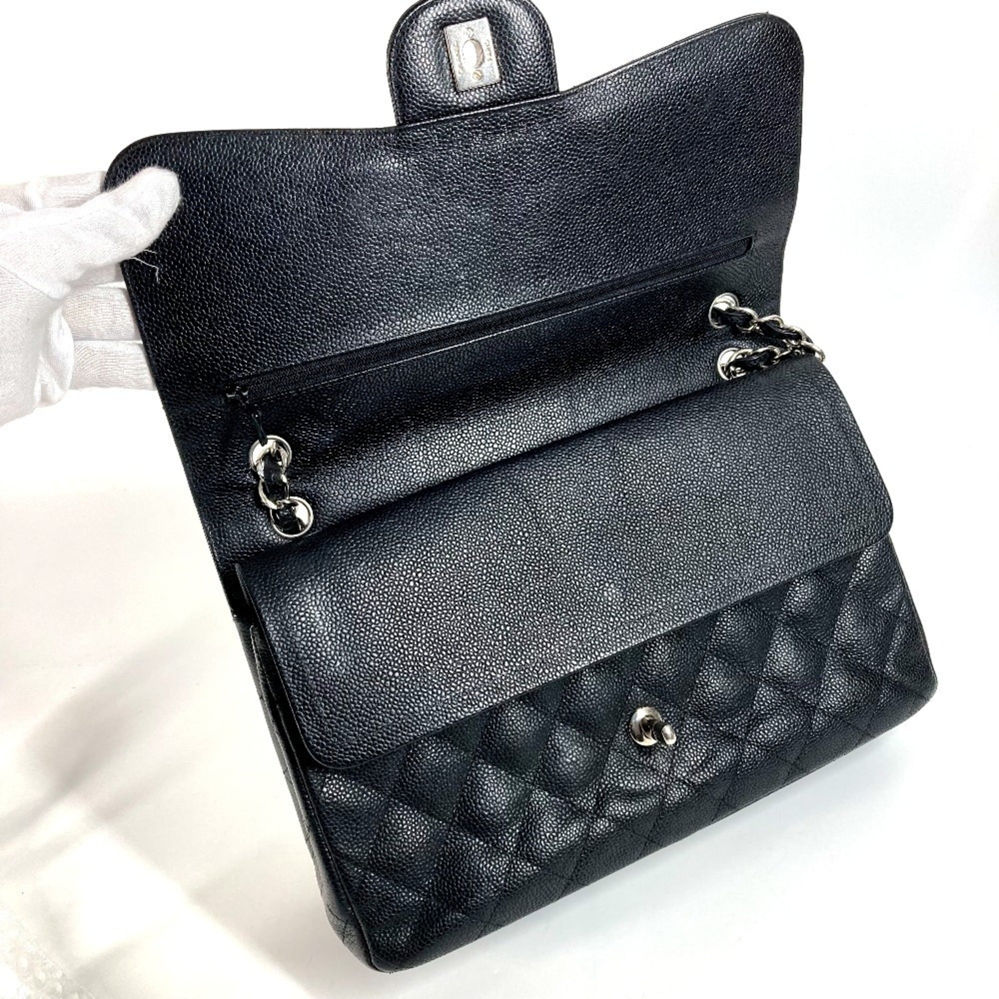 Chanel Matelasse Black Grained Calfskin Shoulder Bag (Pre-Owned)