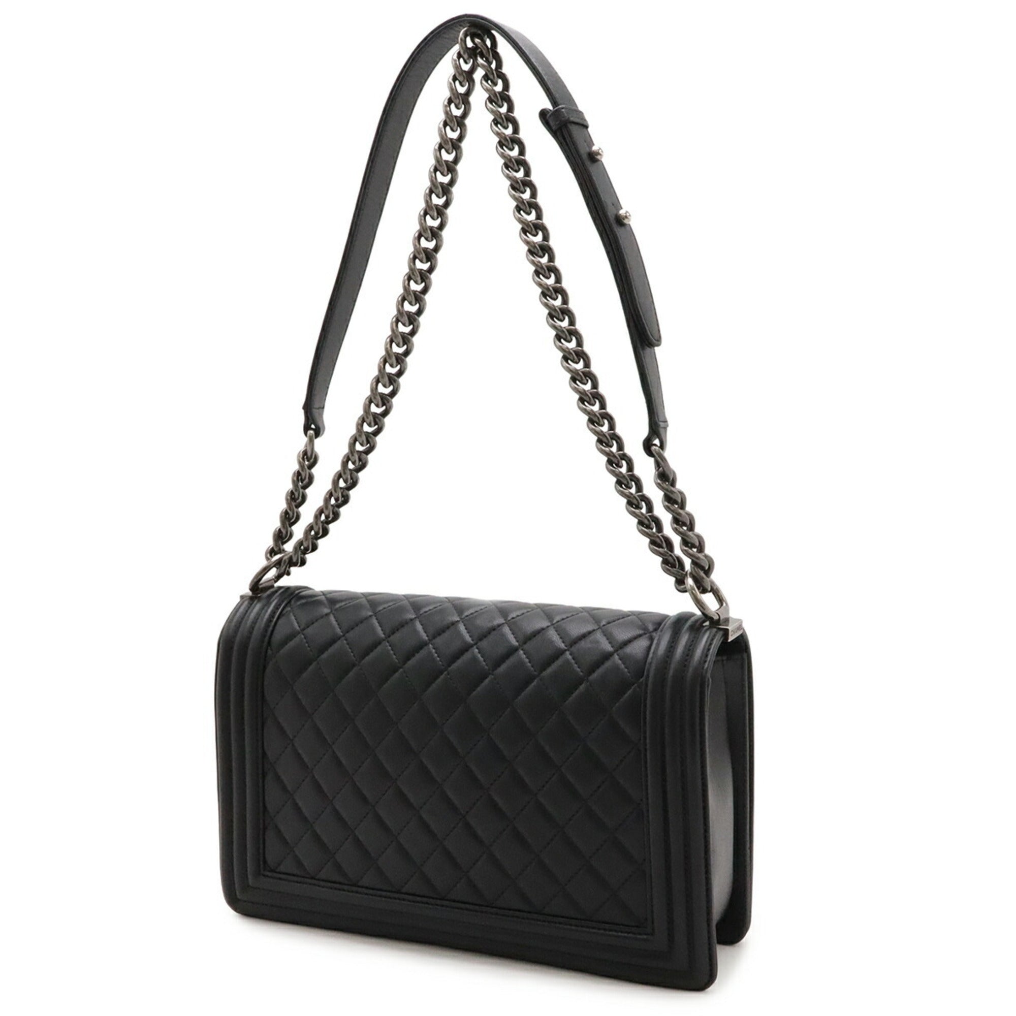 Chanel Matelasse Black Leather Shoulder Bag (Pre-Owned)