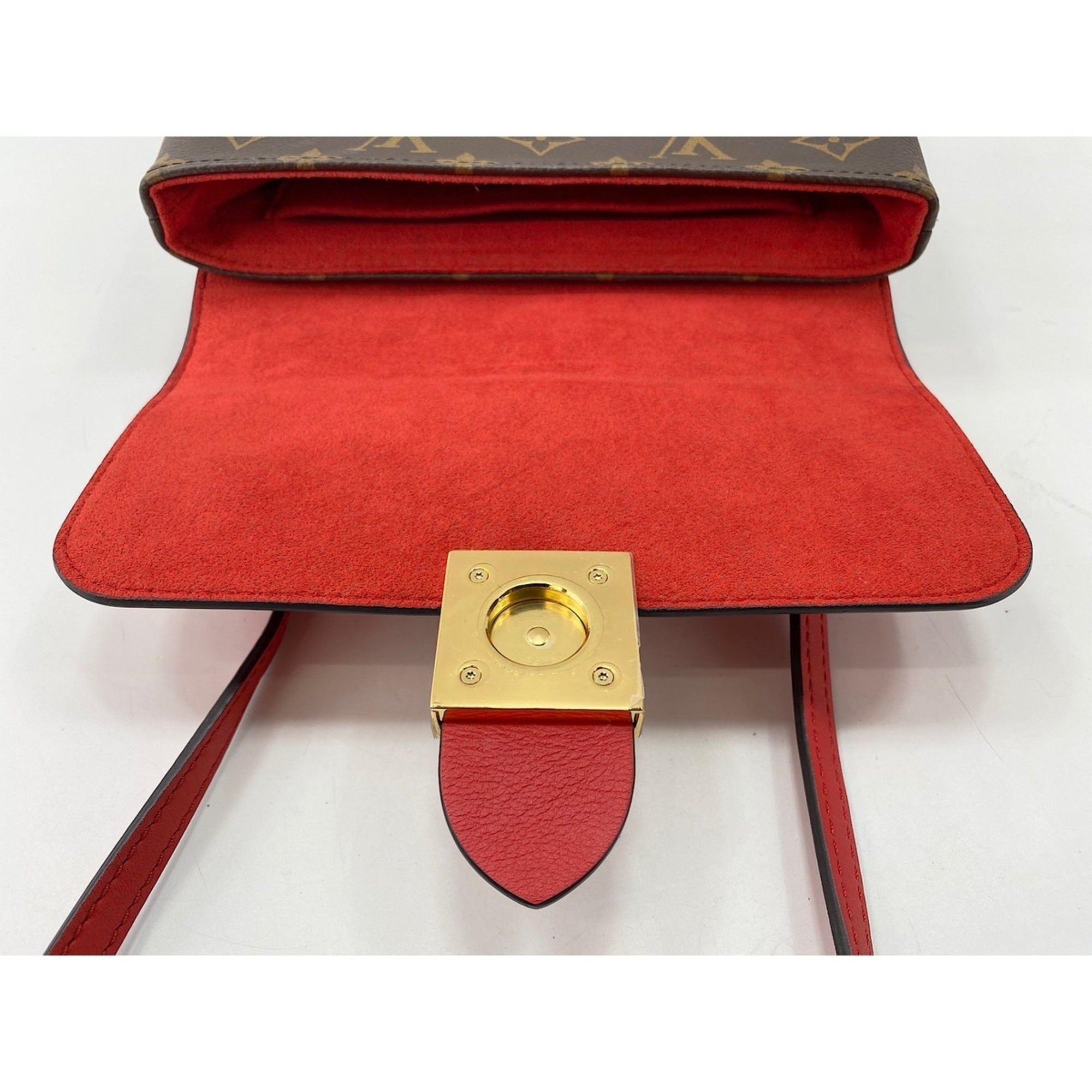 Louis Vuitton Brown Handbag (Pre-Owned)