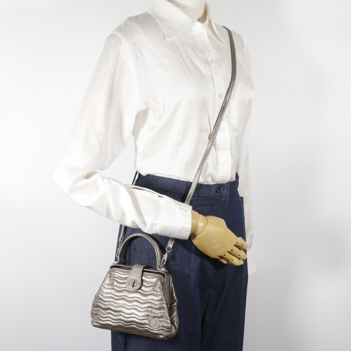 Bally Bronze Leather Handbag (Pre-Owned)