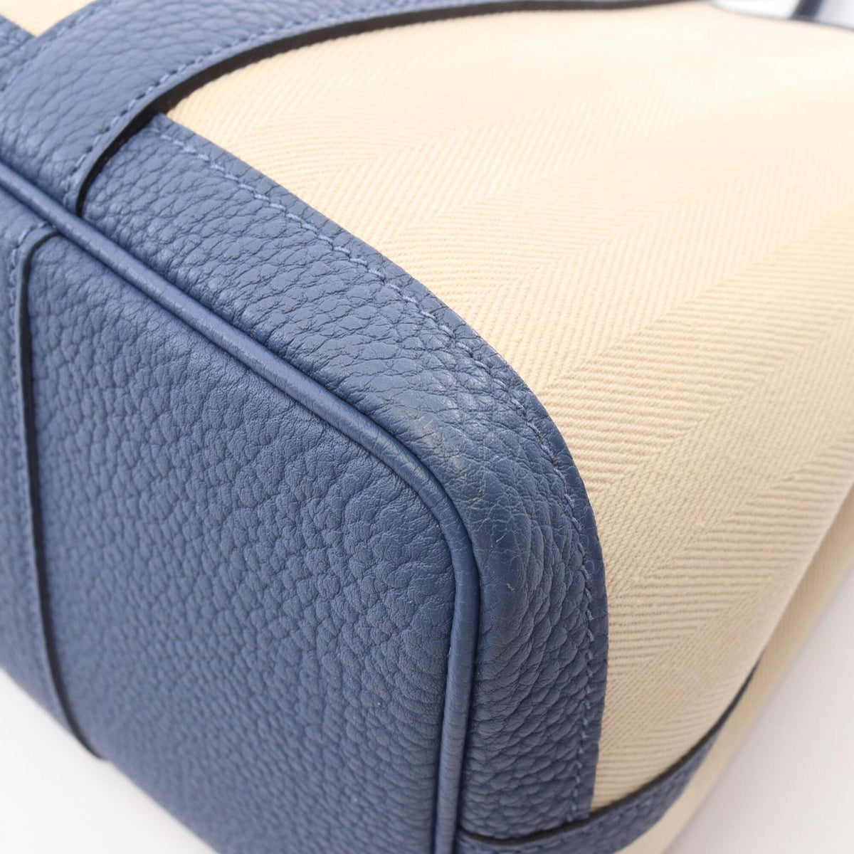 Hermes Blue Ivory Toile Chevron Handbag Tote Bag (Pre-Owned)