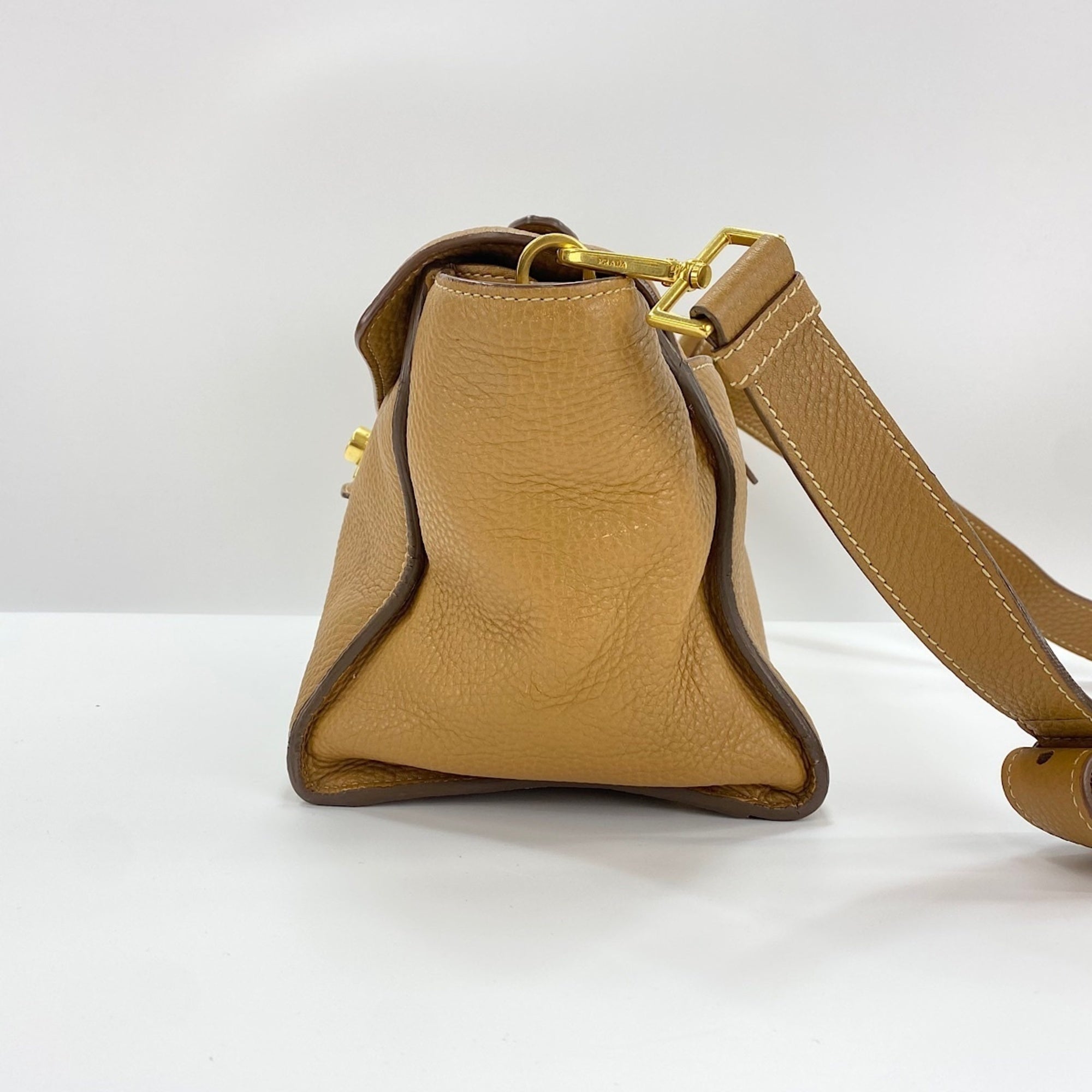 Prada Brown Leather Shoulder Bag (Pre-Owned)