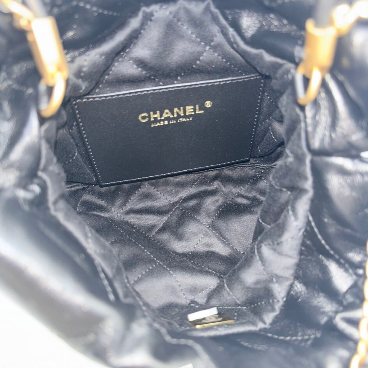 Chanel Black Leather Handbag Shoulder Bag (Pre-Owned)