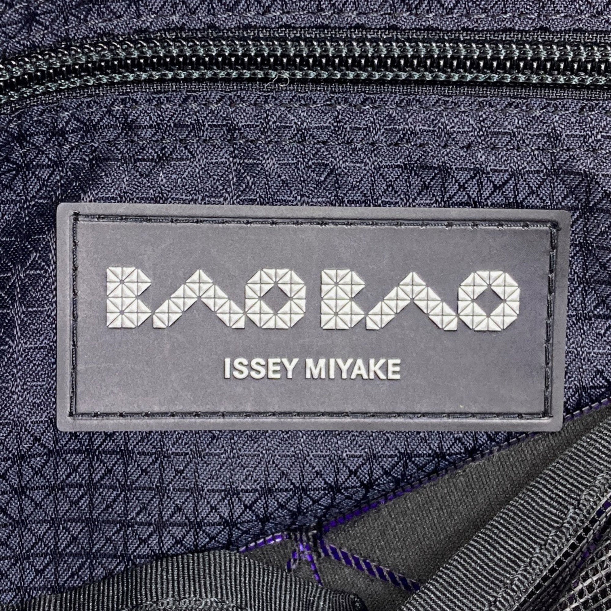 Issey Miyake Blue Pvc Tote Bag (Pre-Owned)