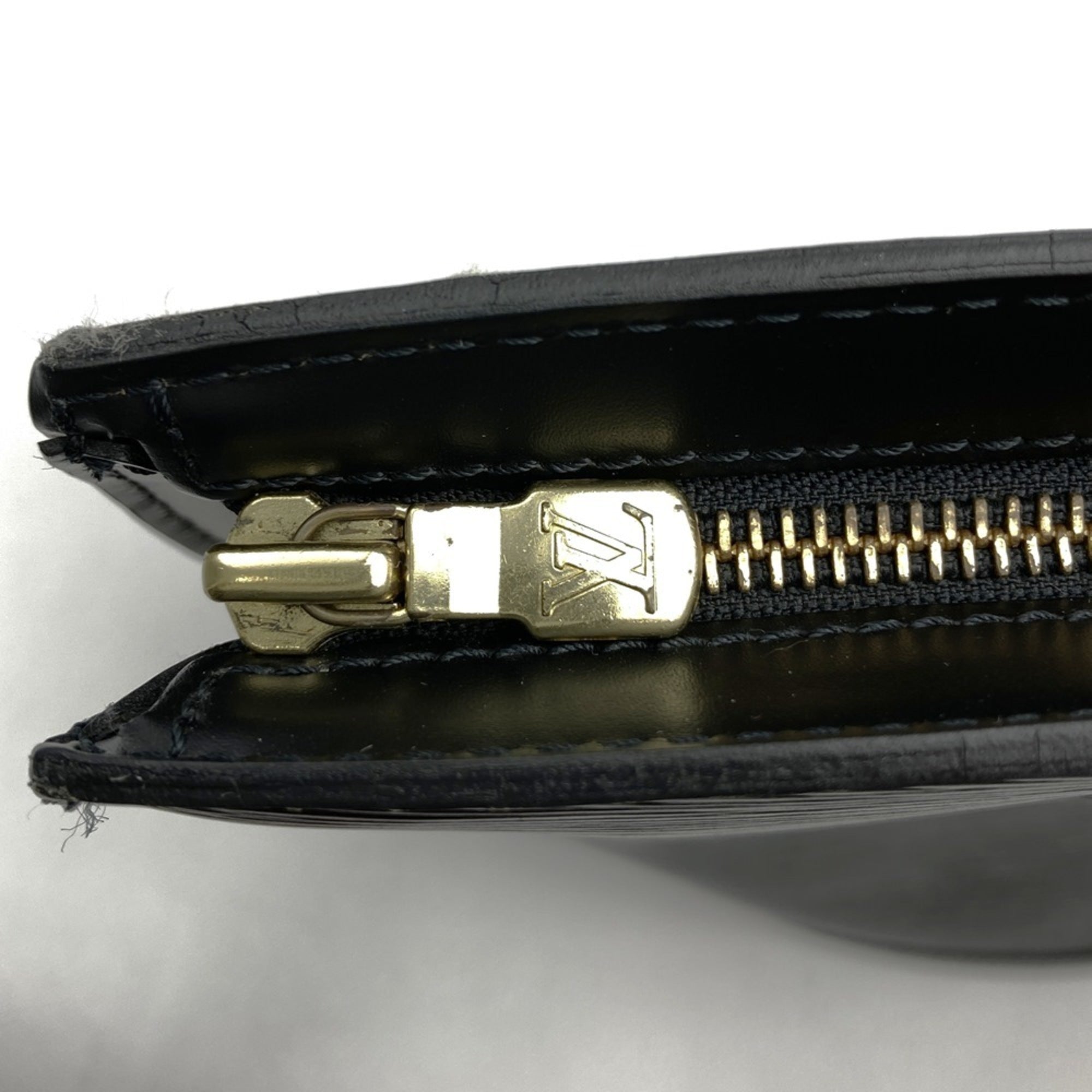 Louis Vuitton Black Noir Epi Leather Shoulder Bag (Pre-Owned)