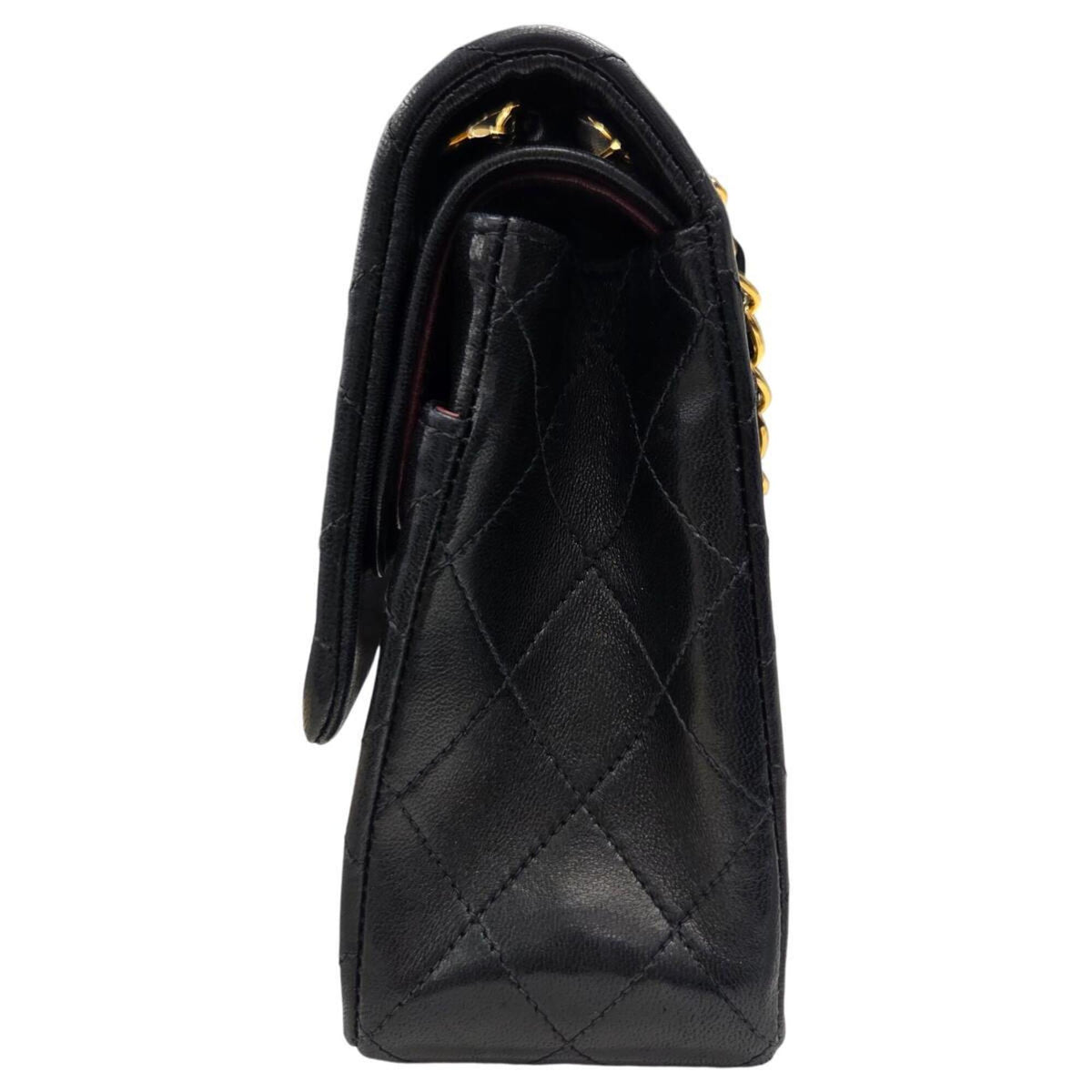 Chanel Matelasse Black Leather Shoulder Bag (Pre-Owned)
