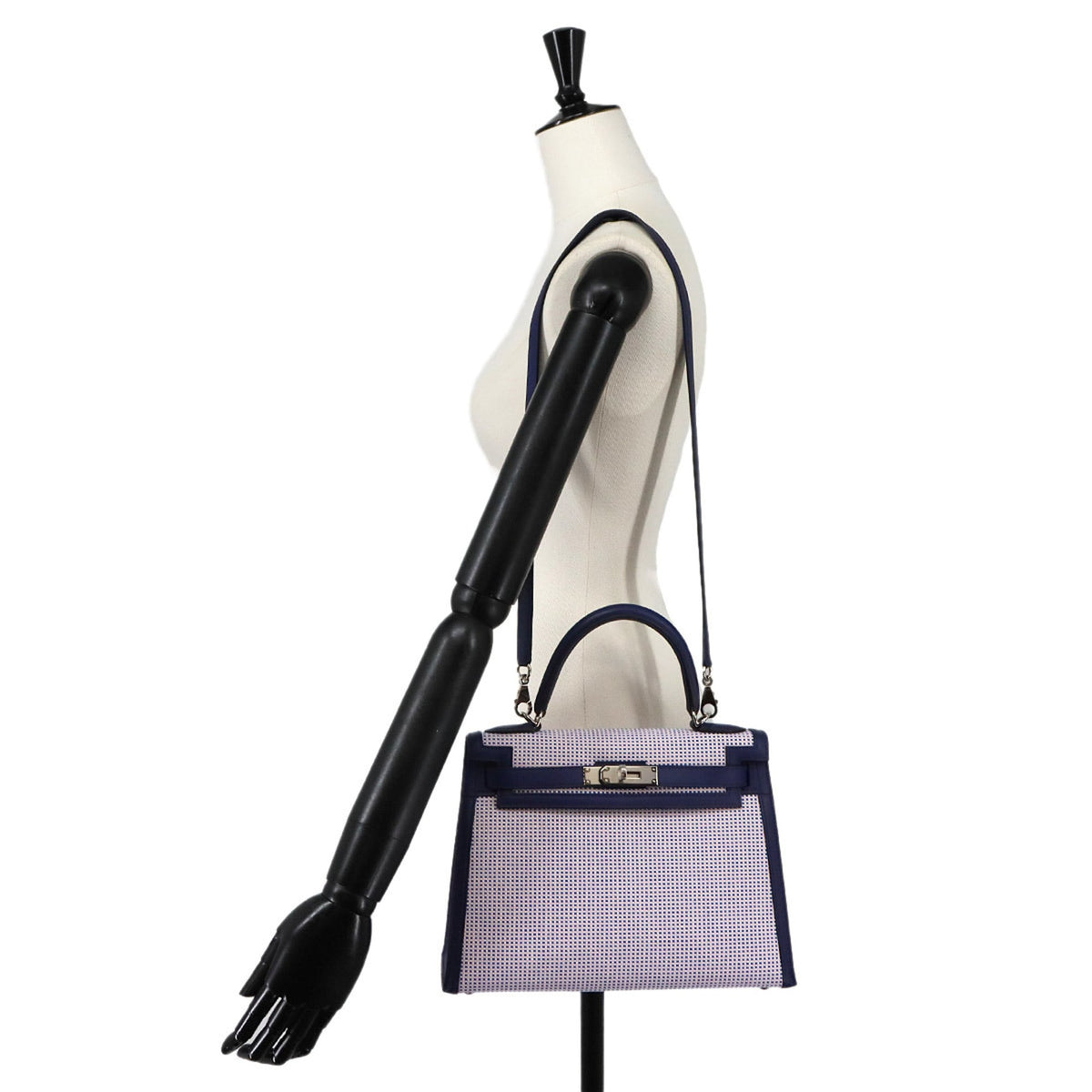 Hermes Bleu Saphir Ecru Swift Leather Handbag (Pre-Owned)