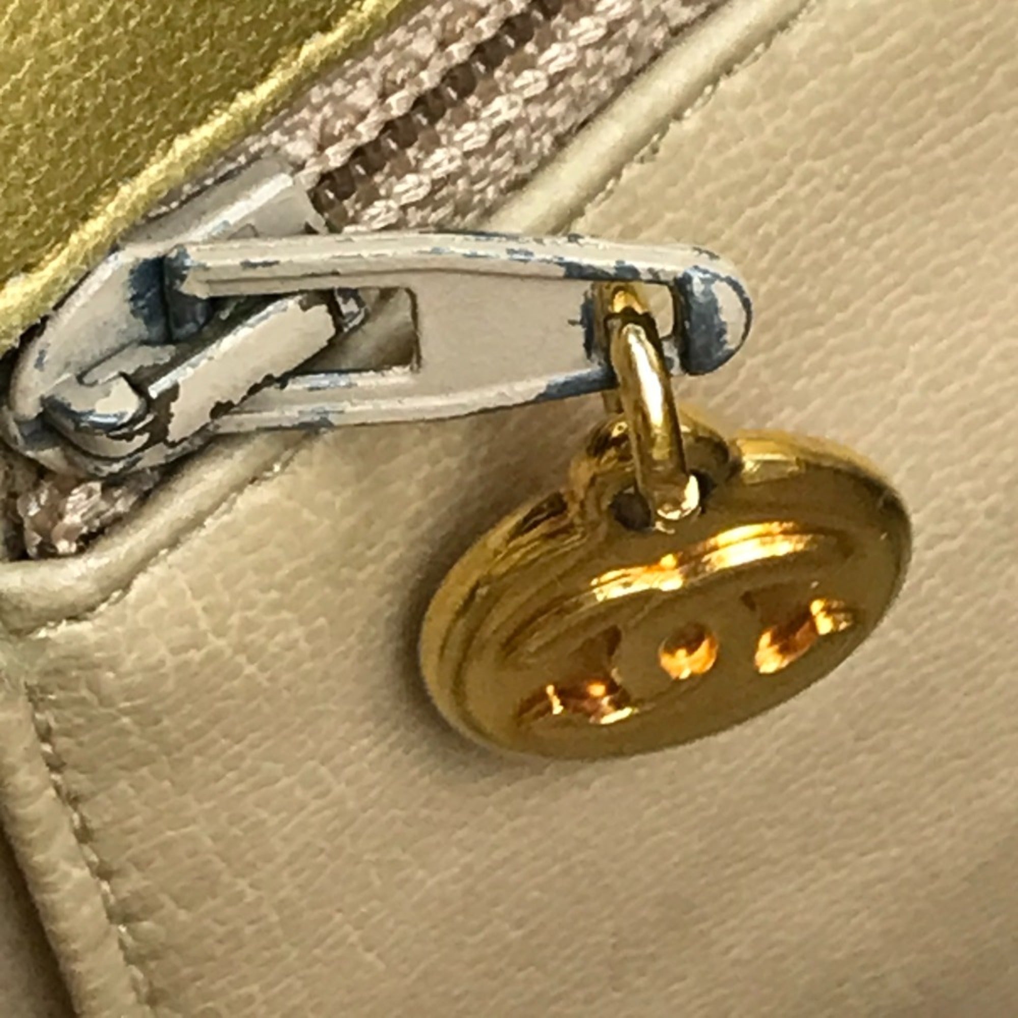 Chanel Gold Leather Shoulder Bag (Pre-Owned)