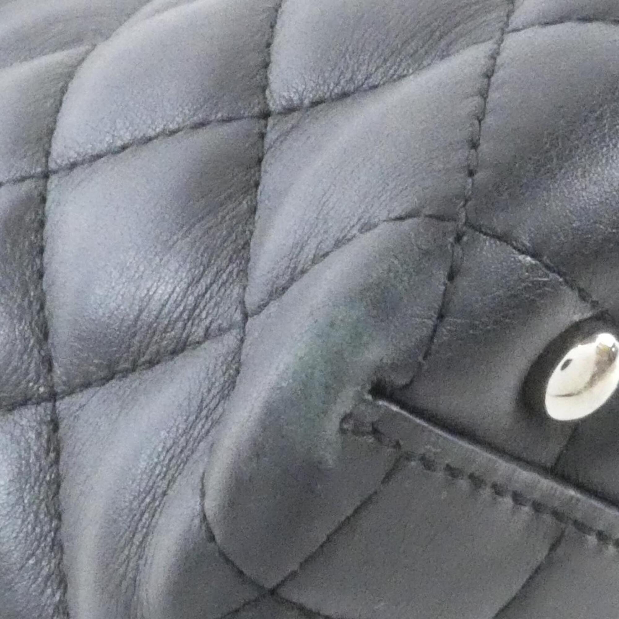 Chanel Black Leather Handbag (Pre-Owned)
