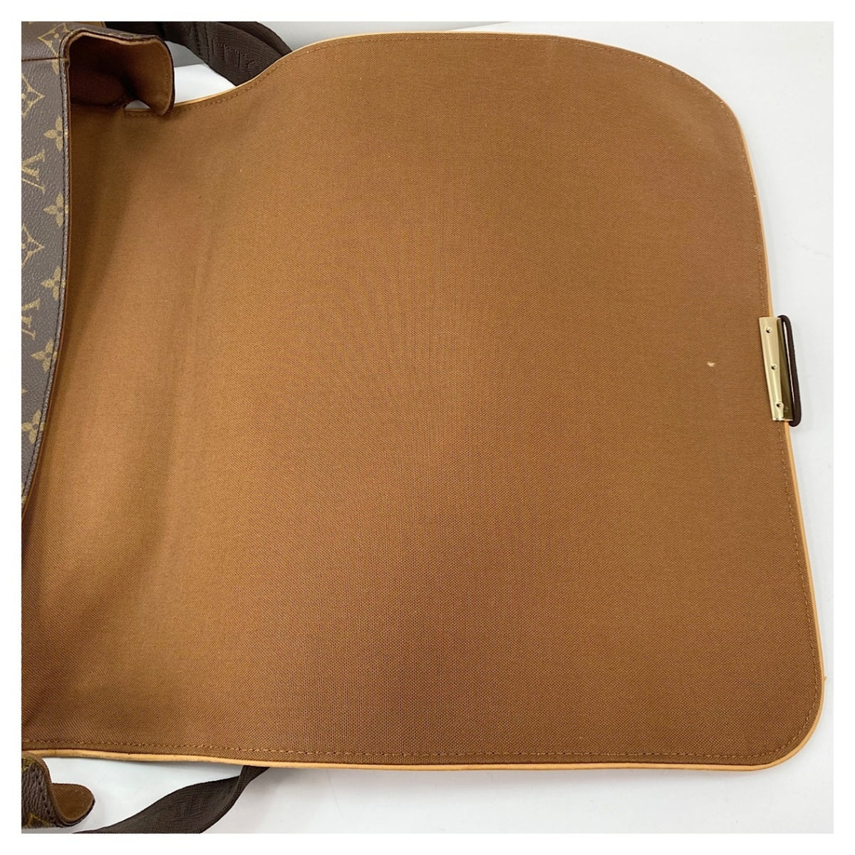 Louis Vuitton Brown Shoulder Bag (Pre-Owned)