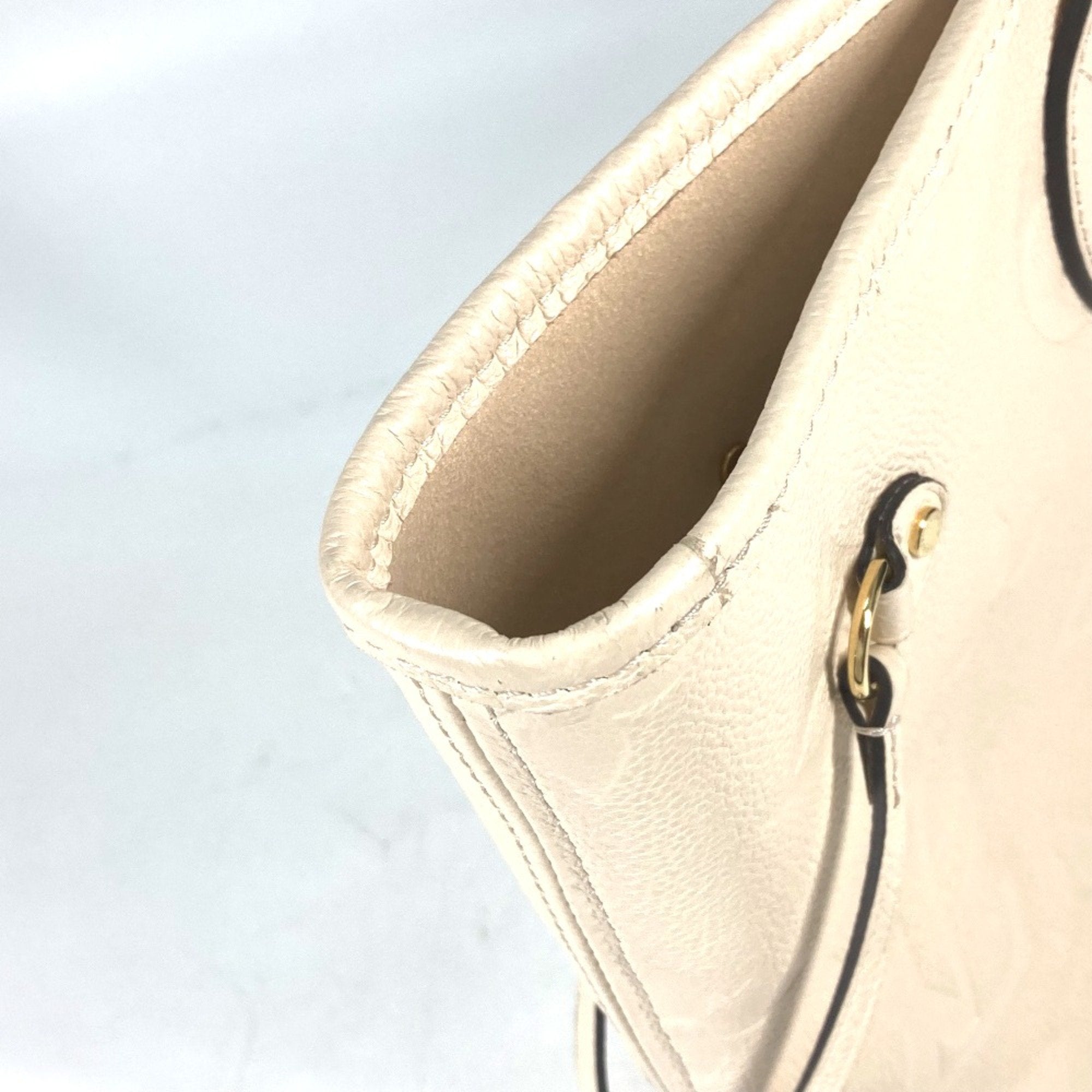 Louis Vuitton Beige Other Tote Bag (Pre-Owned)