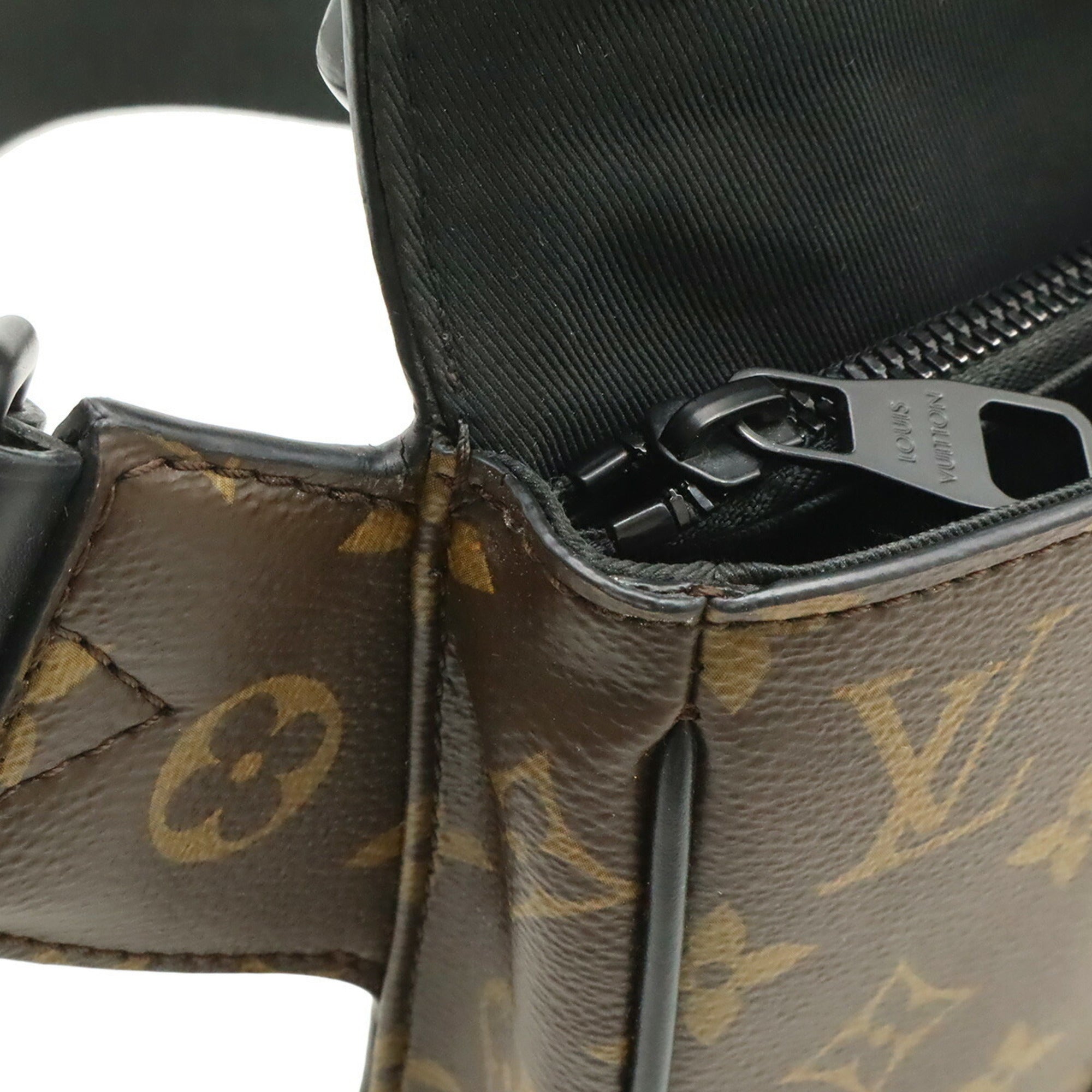 Louis Vuitton Noir Monogram Canvas Shoulder Bag Sling Bag (Pre-Owned)