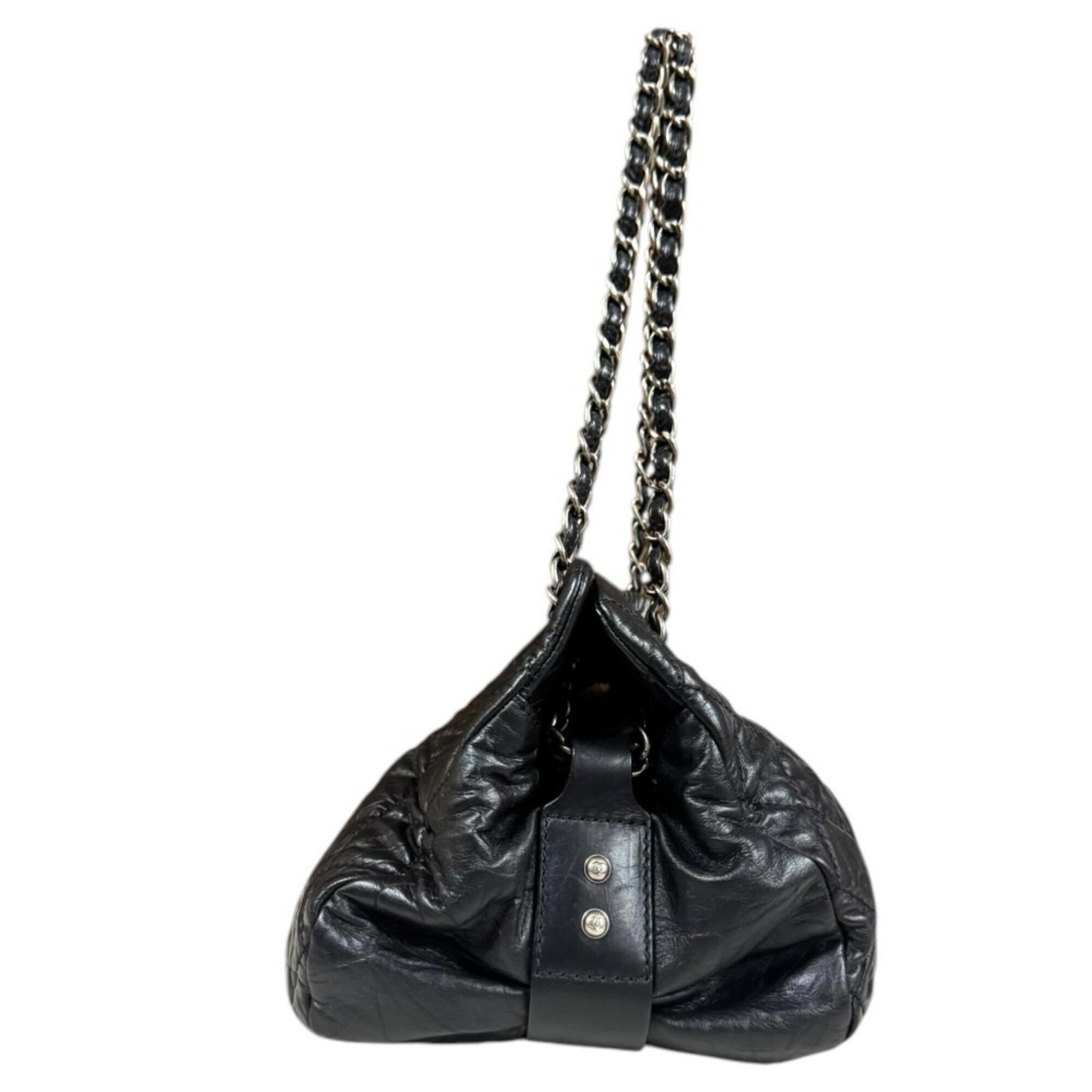 Chanel Matelasse Black Leather Shoulder Bag (Pre-Owned)