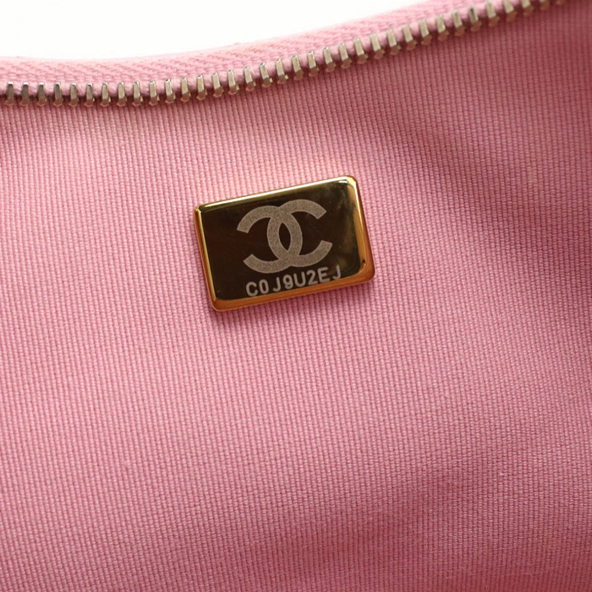 Chanel Pink Leather Shoulder Bag (Pre-Owned)