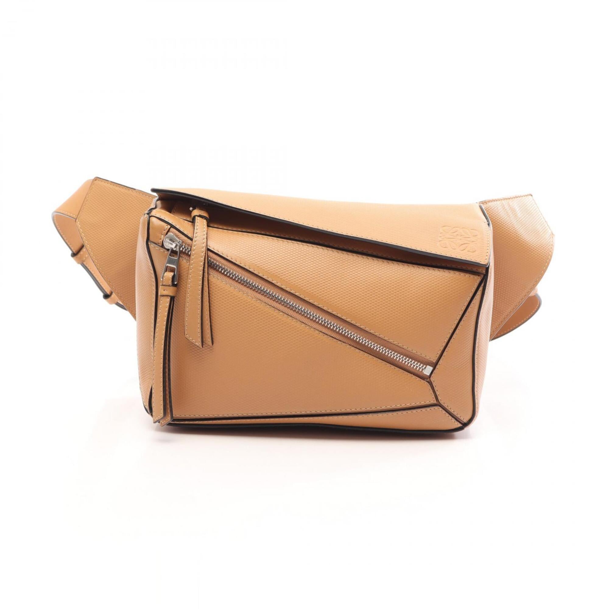 Loewe Beige Leather Fanny Pack Handbag (Pre-Owned)
