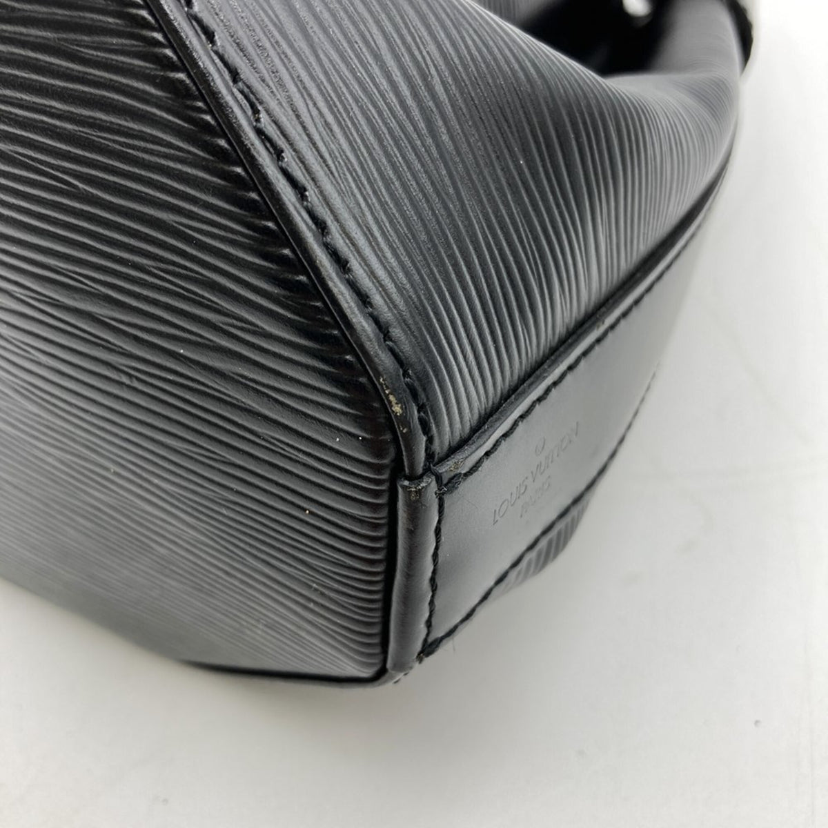 Louis Vuitton Black Epi Leather Shoulder Bag (Pre-Owned)