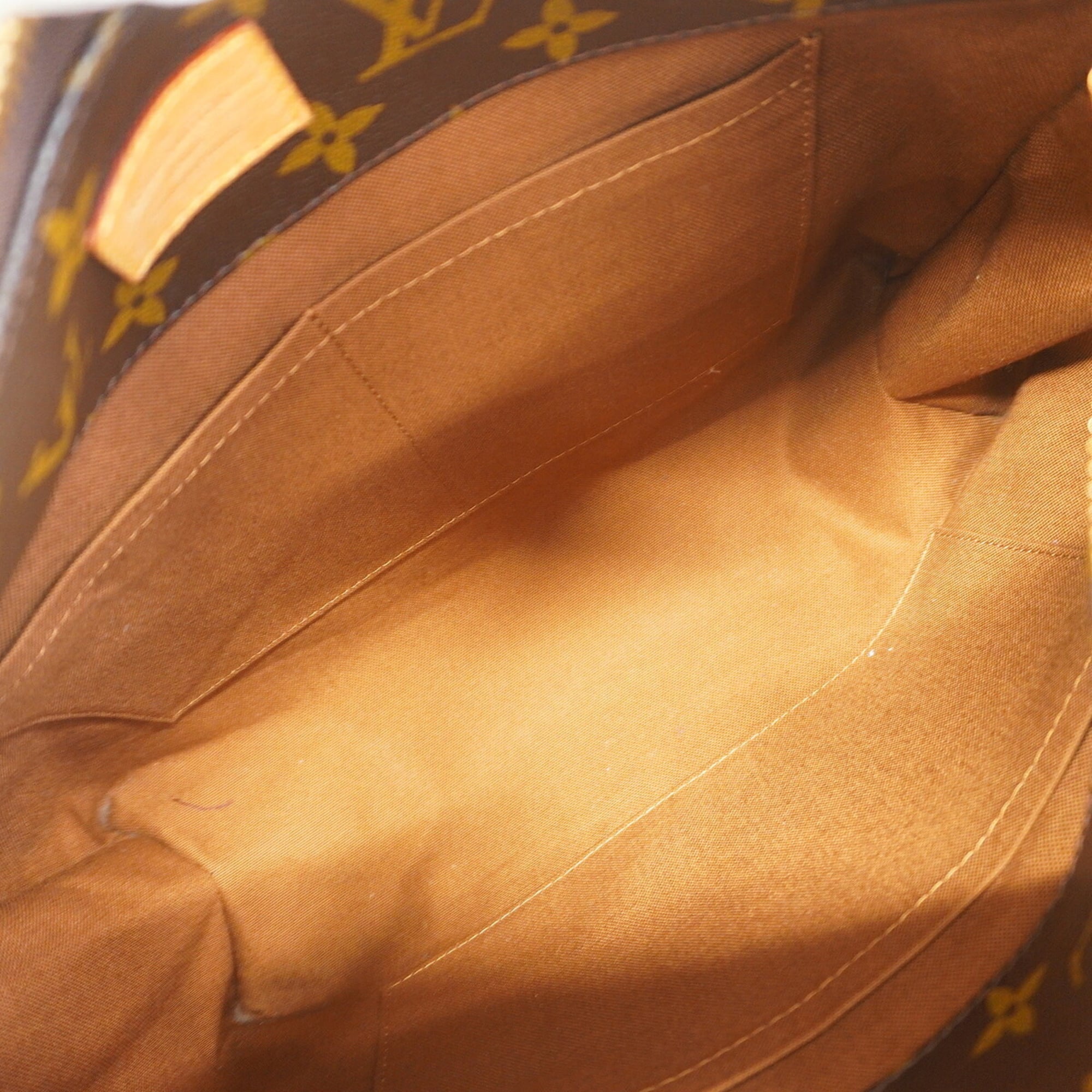 Louis Vuitton Brown Shoulder Bag (Pre-Owned)