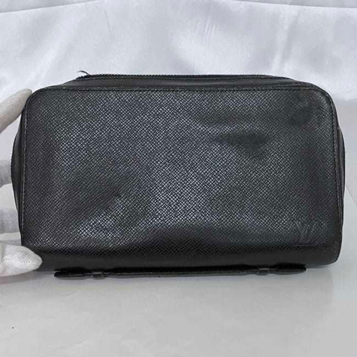 Louis Vuitton Ardoise Black Taiga Leather Long Wallet (Bi-Fold) (Pre-Owned)