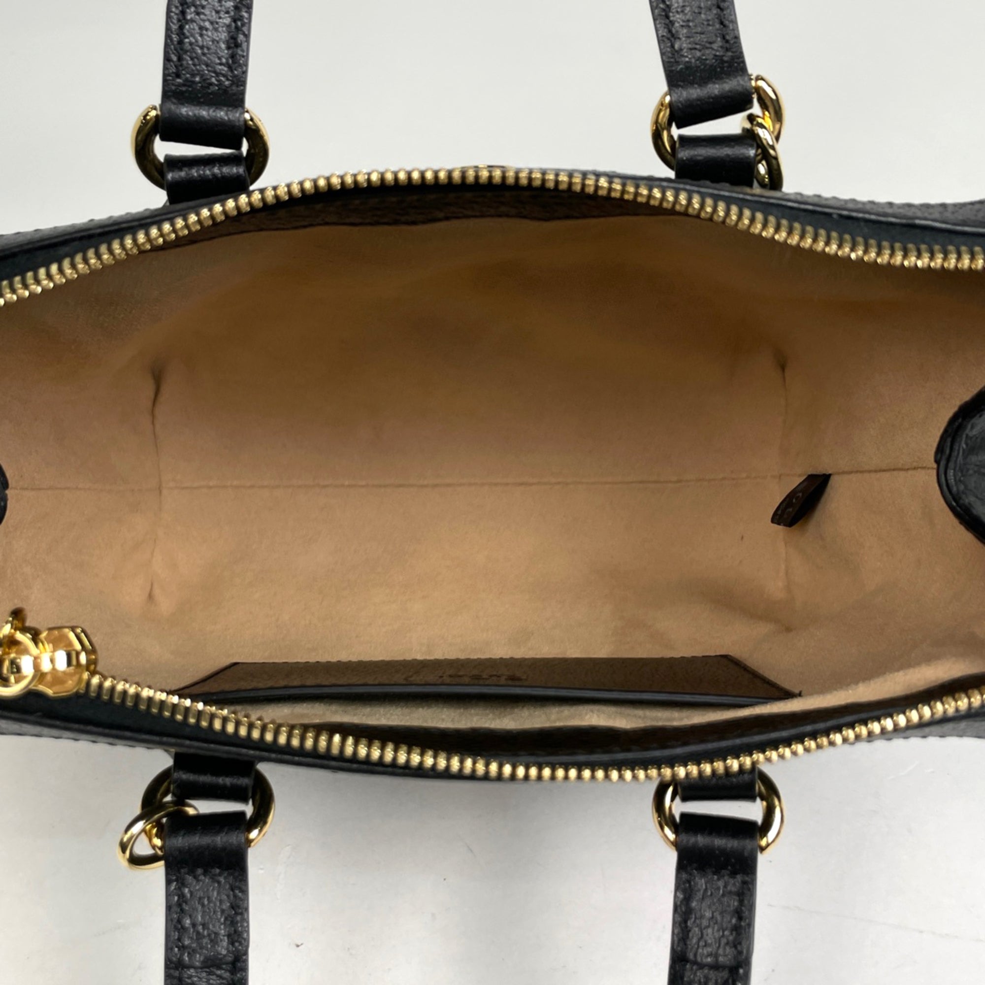 Gucci Sherry Line Black Leather Handbag (Pre-Owned)
