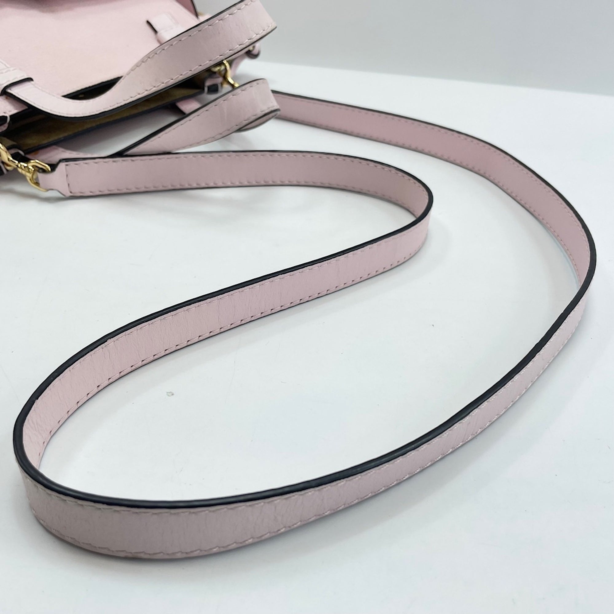 Loewe Pink Leather Handbag (Pre-Owned)