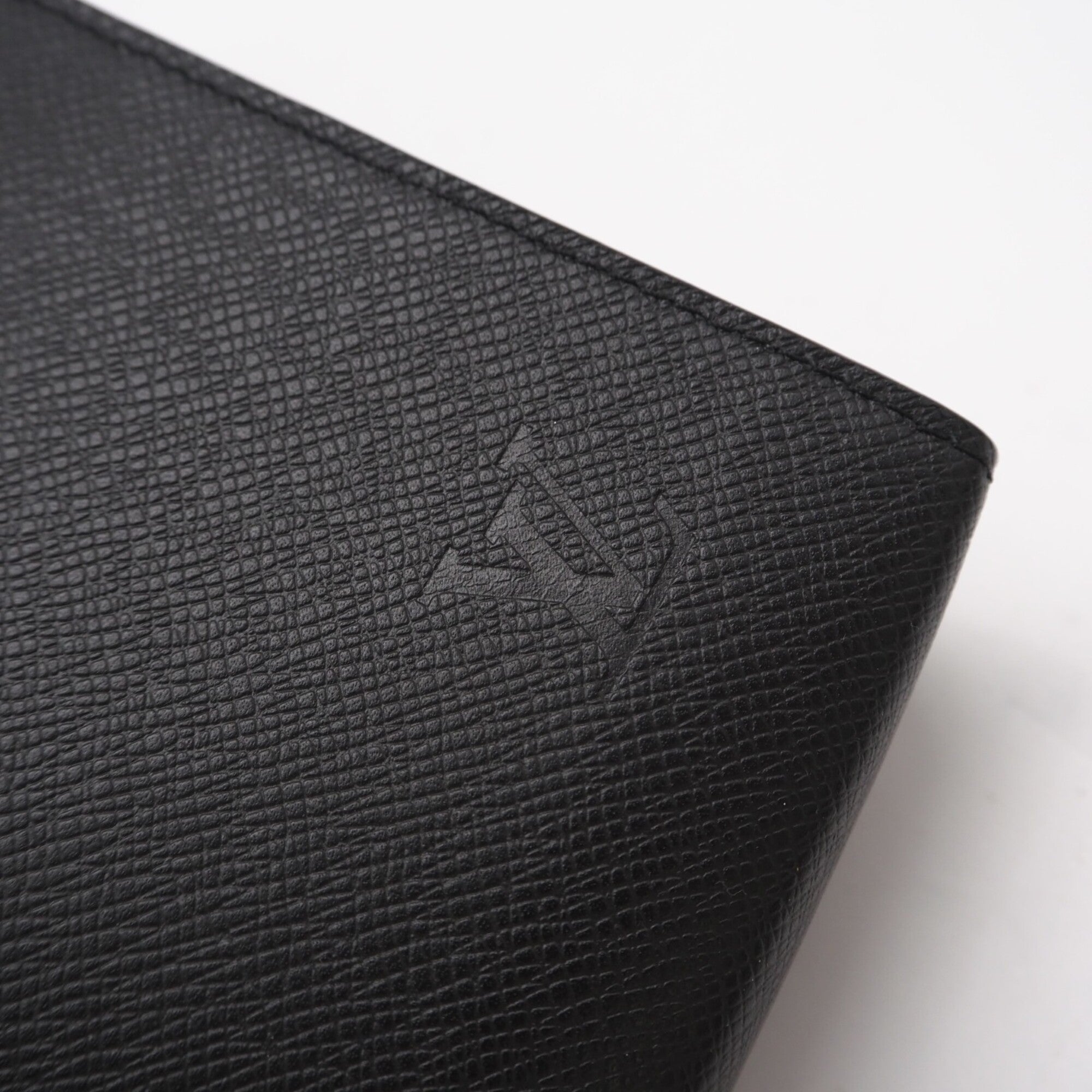 Louis Vuitton Black Leather Clutch Bag (Pre-Owned)
